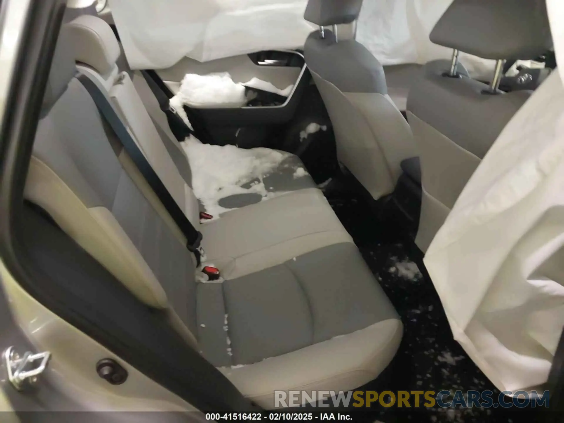 8 Фотография поврежденного автомобиля JTMB6RFV5RD148973 TOYOTA RAV4 HYBRID 2024
