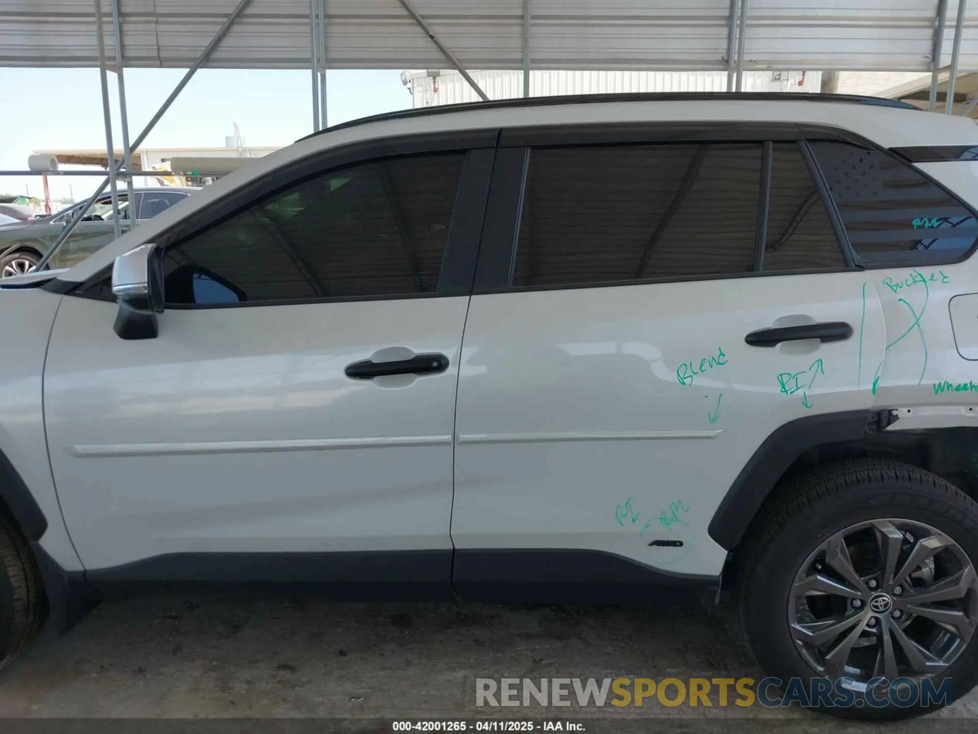 15 Фотография поврежденного автомобиля JTMB6RFV7RJ061562 TOYOTA RAV4 HYBRID 2024