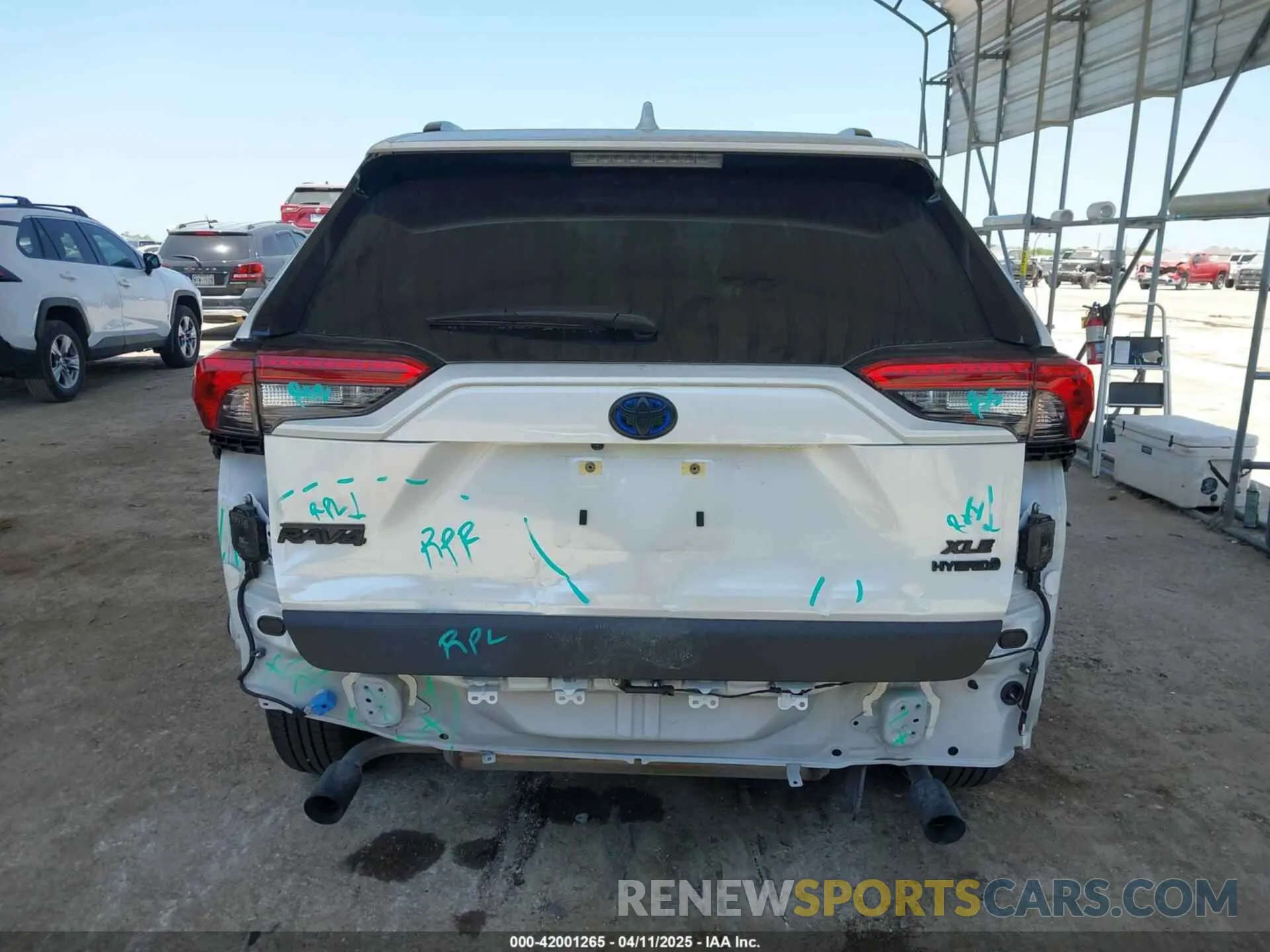 17 Фотография поврежденного автомобиля JTMB6RFV7RJ061562 TOYOTA RAV4 HYBRID 2024