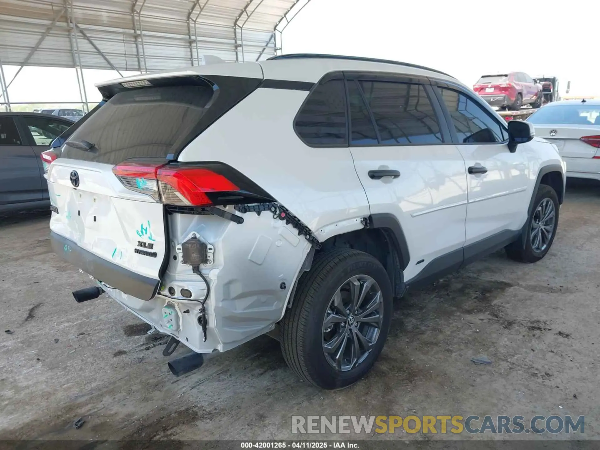 4 Фотография поврежденного автомобиля JTMB6RFV7RJ061562 TOYOTA RAV4 HYBRID 2024