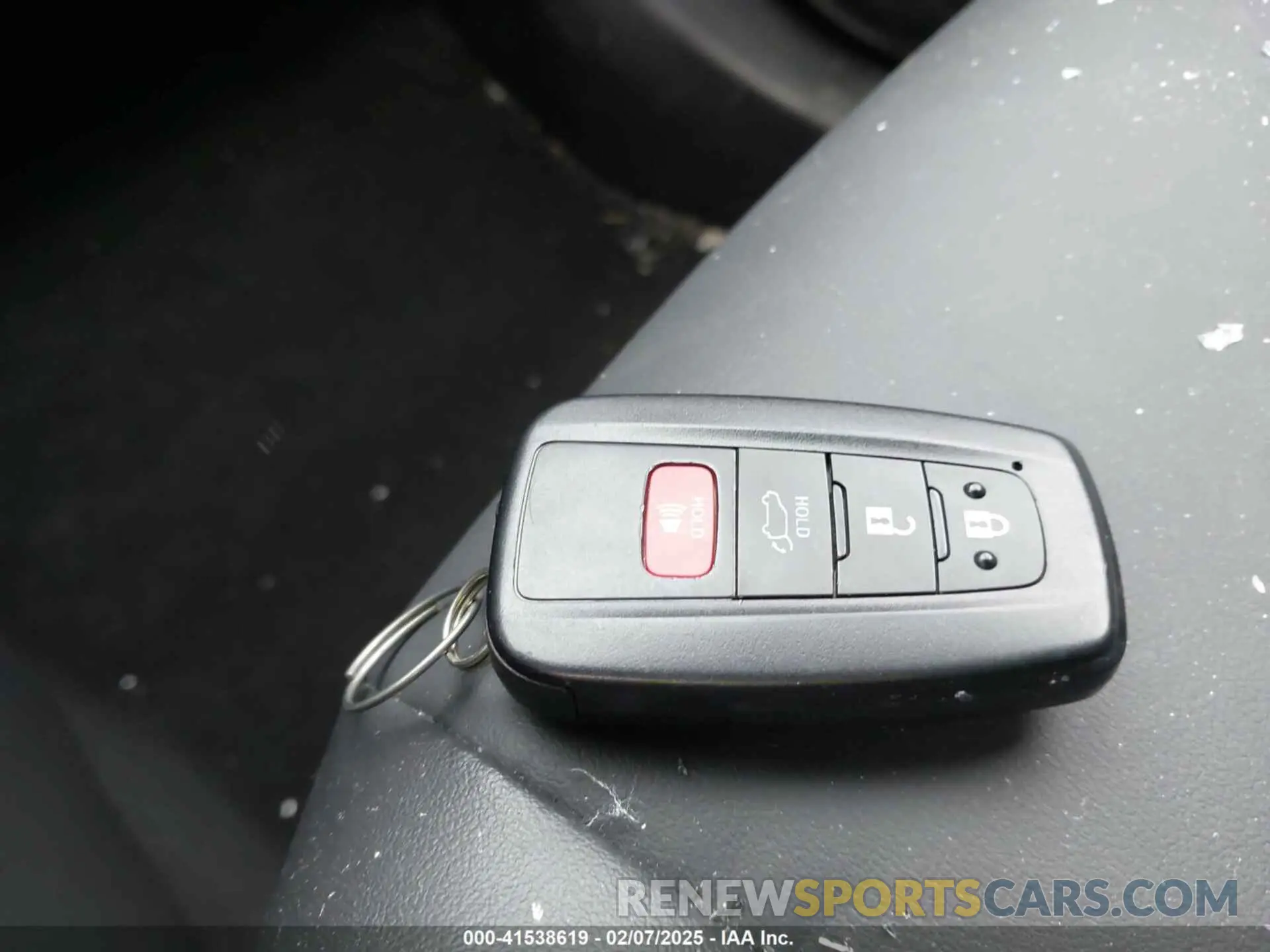 11 Фотография поврежденного автомобиля JTMB6RFV8RD151477 TOYOTA RAV4 HYBRID 2024