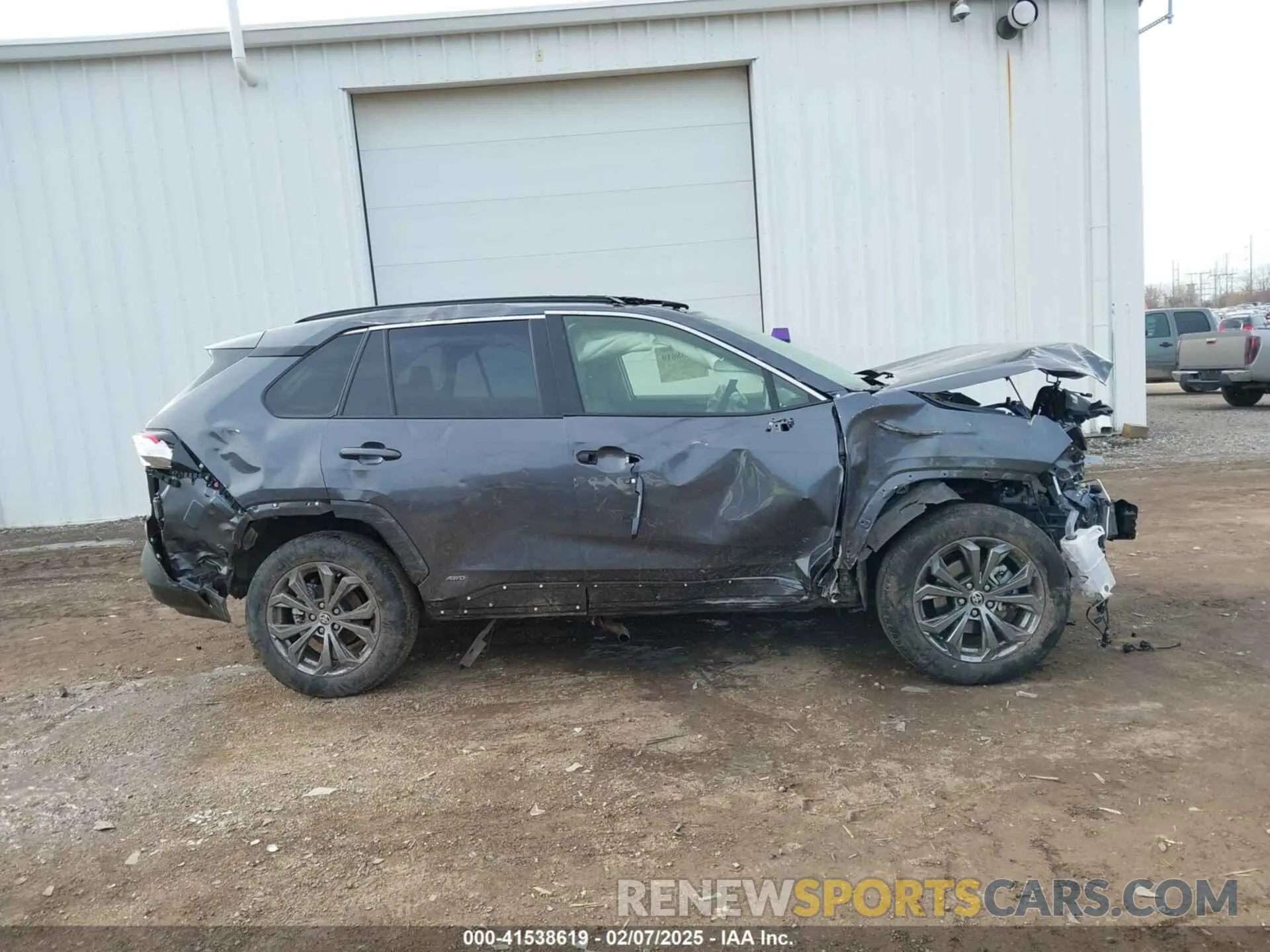 13 Фотография поврежденного автомобиля JTMB6RFV8RD151477 TOYOTA RAV4 HYBRID 2024
