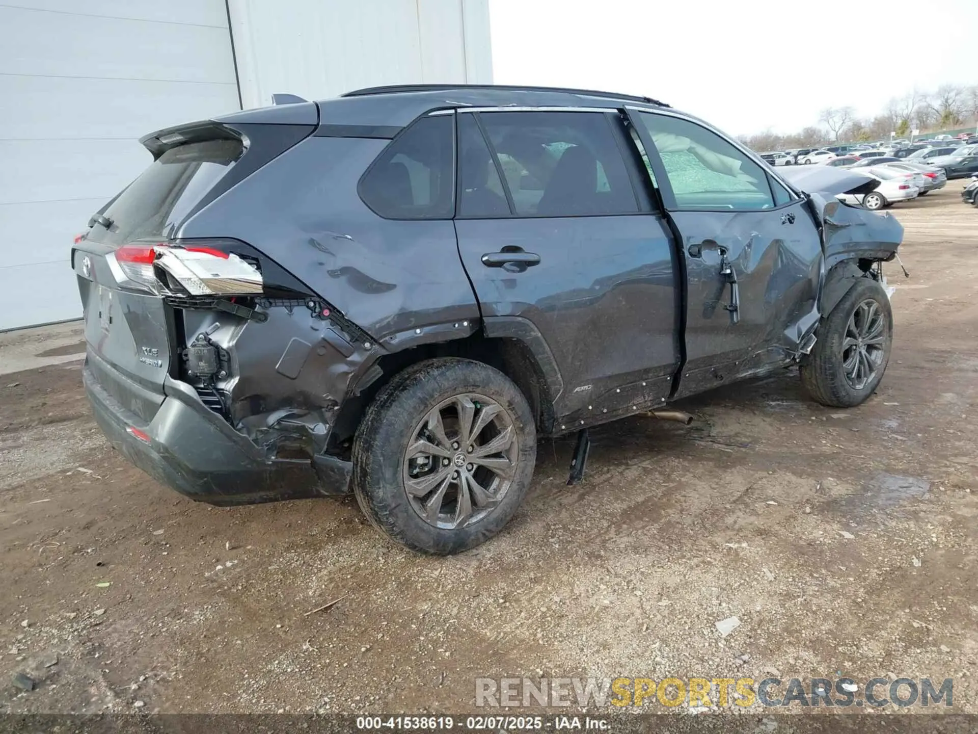4 Фотография поврежденного автомобиля JTMB6RFV8RD151477 TOYOTA RAV4 HYBRID 2024