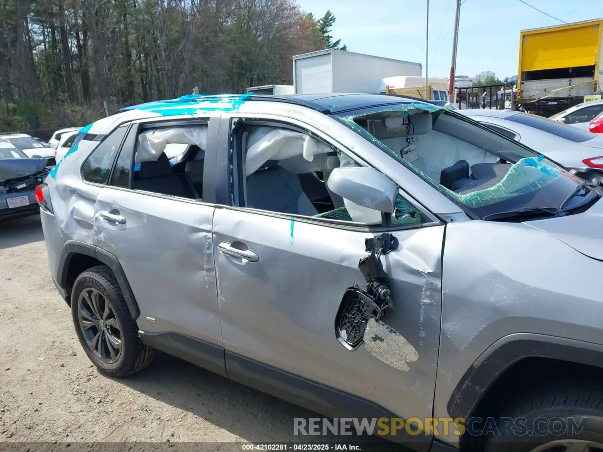 17 Фотография поврежденного автомобиля JTMD6RFV6RD124724 TOYOTA RAV4 HYBRID 2024
