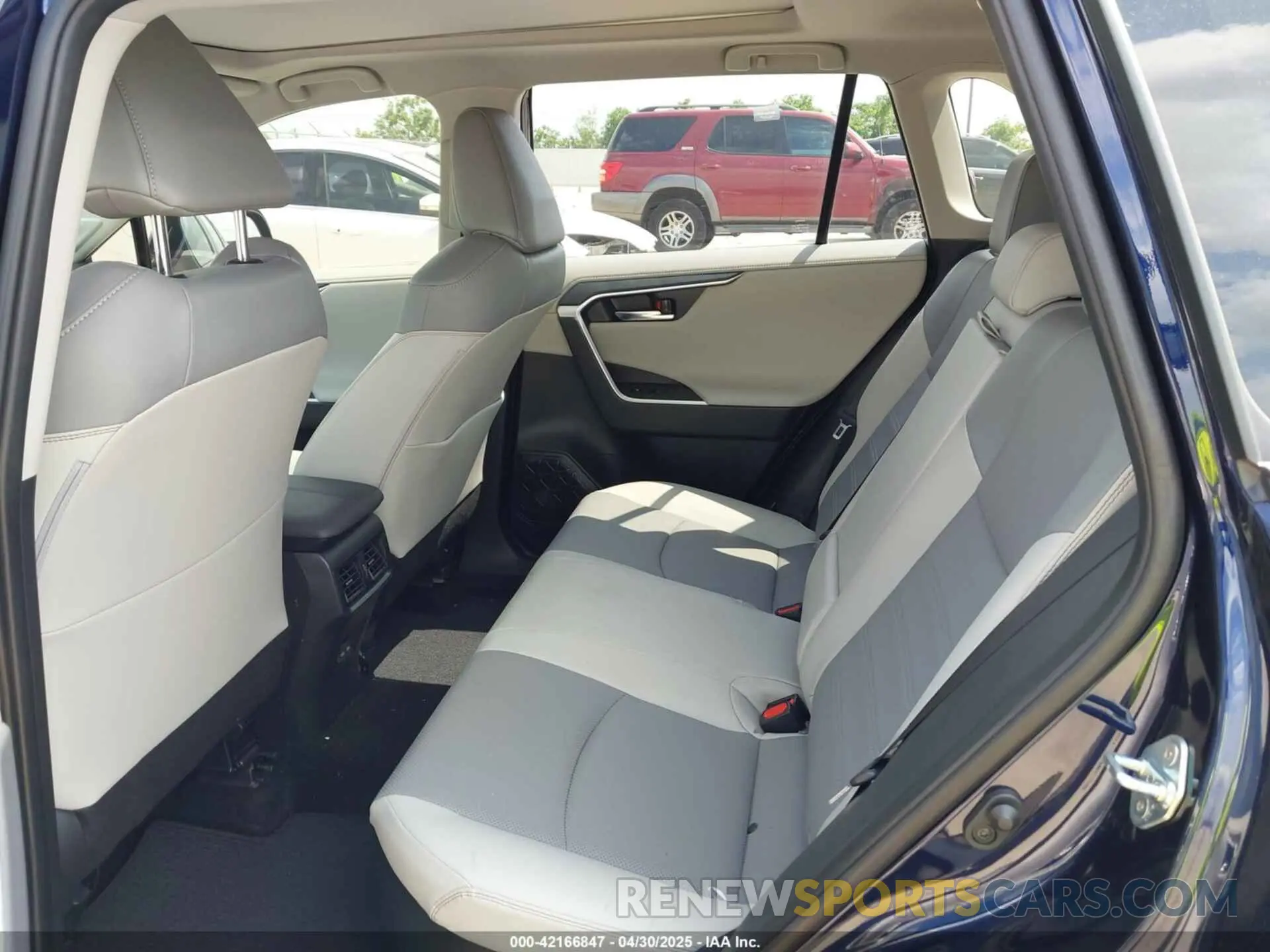 8 Фотография поврежденного автомобиля JTMD6RFV9RD128301 TOYOTA RAV4 HYBRID 2024