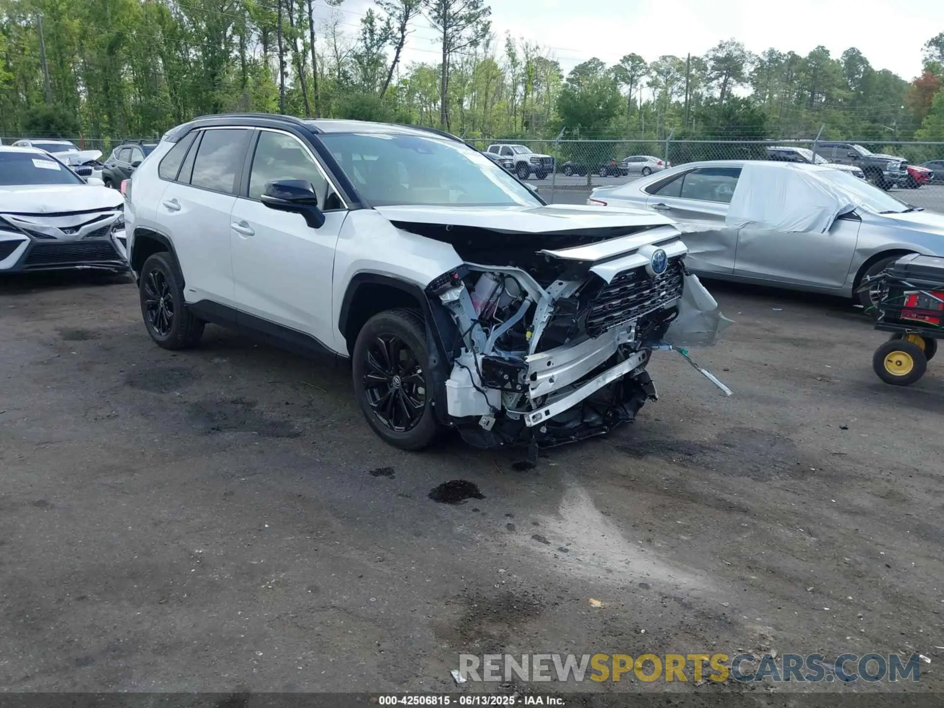 1 Photograph of a damaged car JTME6RFV0RD563096 TOYOTA RAV4 HYBRID 2024
