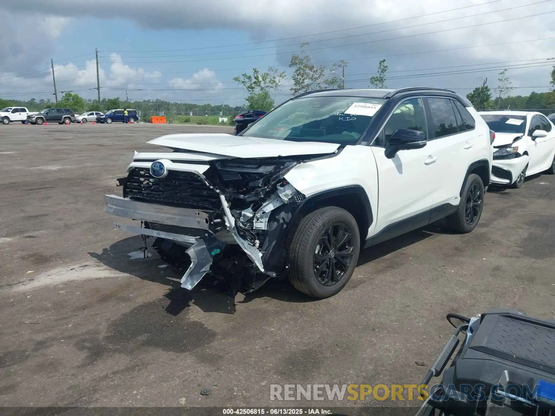 2 Photograph of a damaged car JTME6RFV0RD563096 TOYOTA RAV4 HYBRID 2024