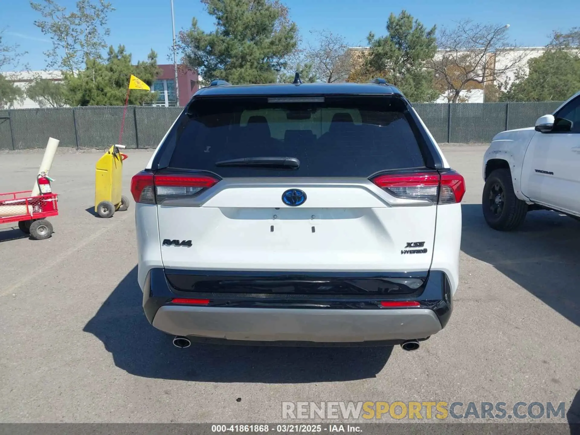 17 Фотография поврежденного автомобиля JTME6RFV3RD549984 TOYOTA RAV4 HYBRID 2024