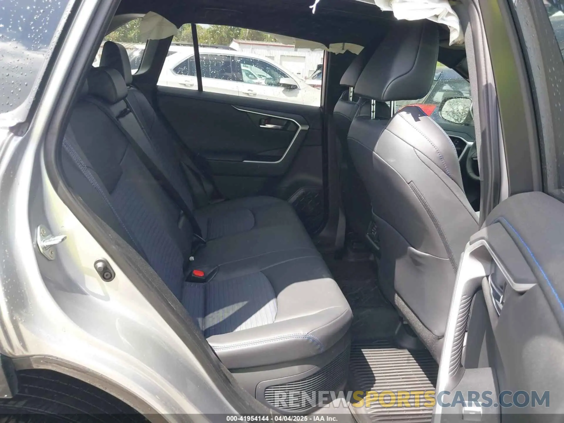8 Photograph of a damaged car JTME6RFV3RJ052080 TOYOTA RAV4 HYBRID 2024