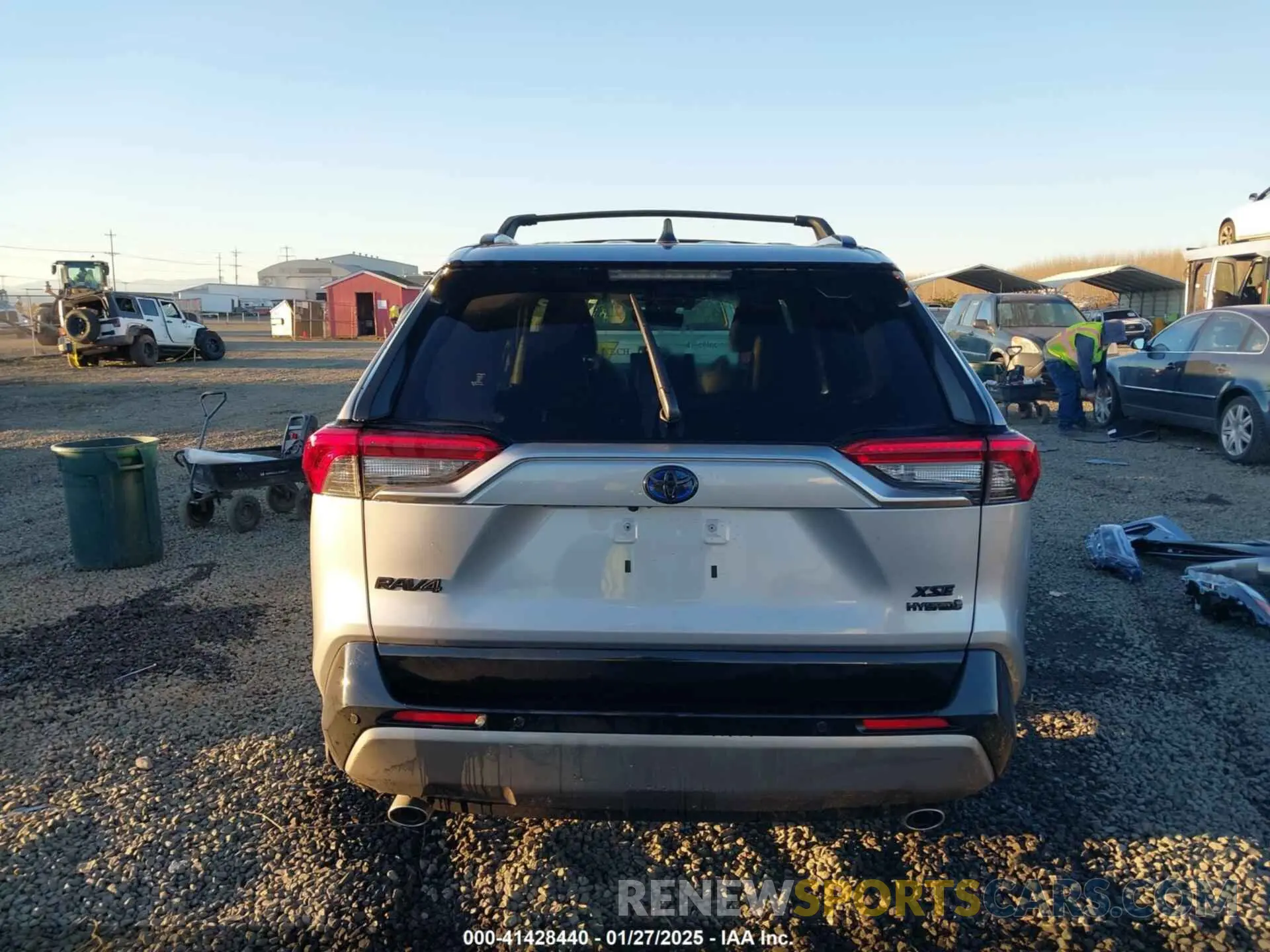17 Фотография поврежденного автомобиля JTME6RFV4RD564834 TOYOTA RAV4 HYBRID 2024