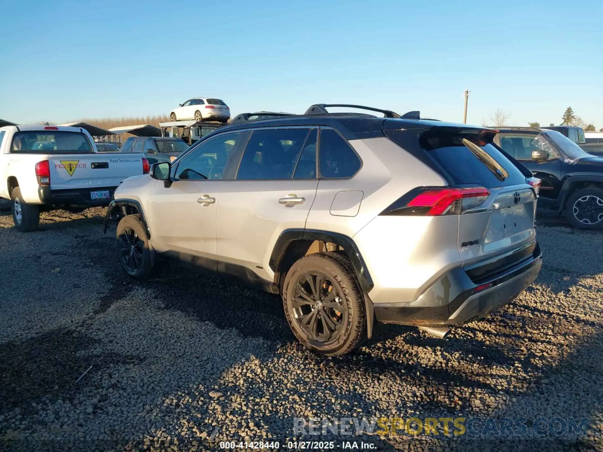 3 Фотография поврежденного автомобиля JTME6RFV4RD564834 TOYOTA RAV4 HYBRID 2024