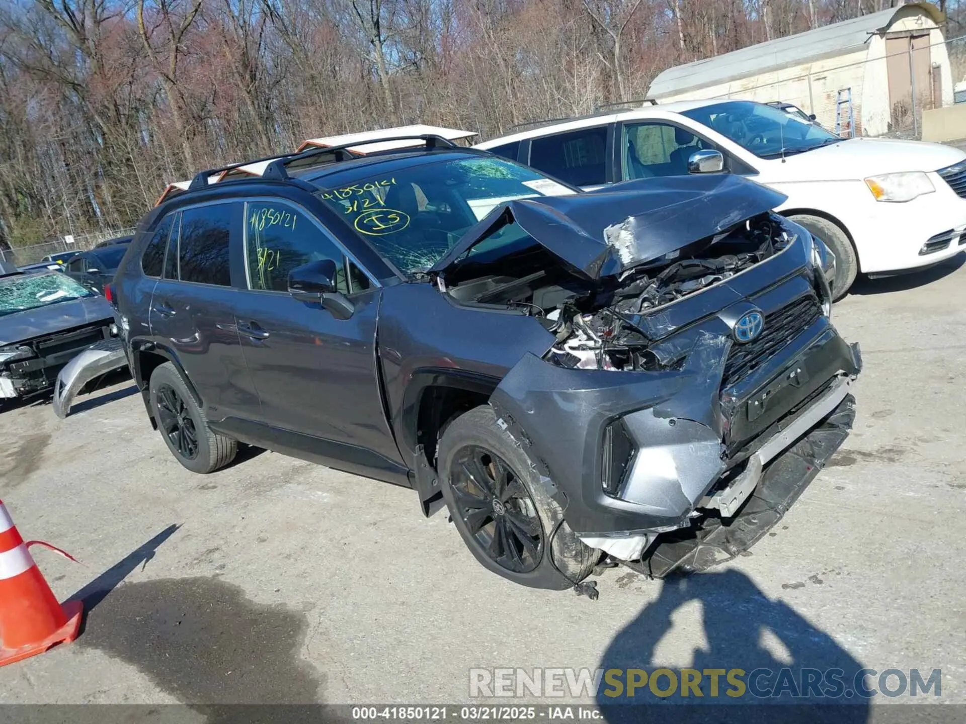 1 Фотография поврежденного автомобиля JTME6RFV5RD555138 TOYOTA RAV4 HYBRID 2024