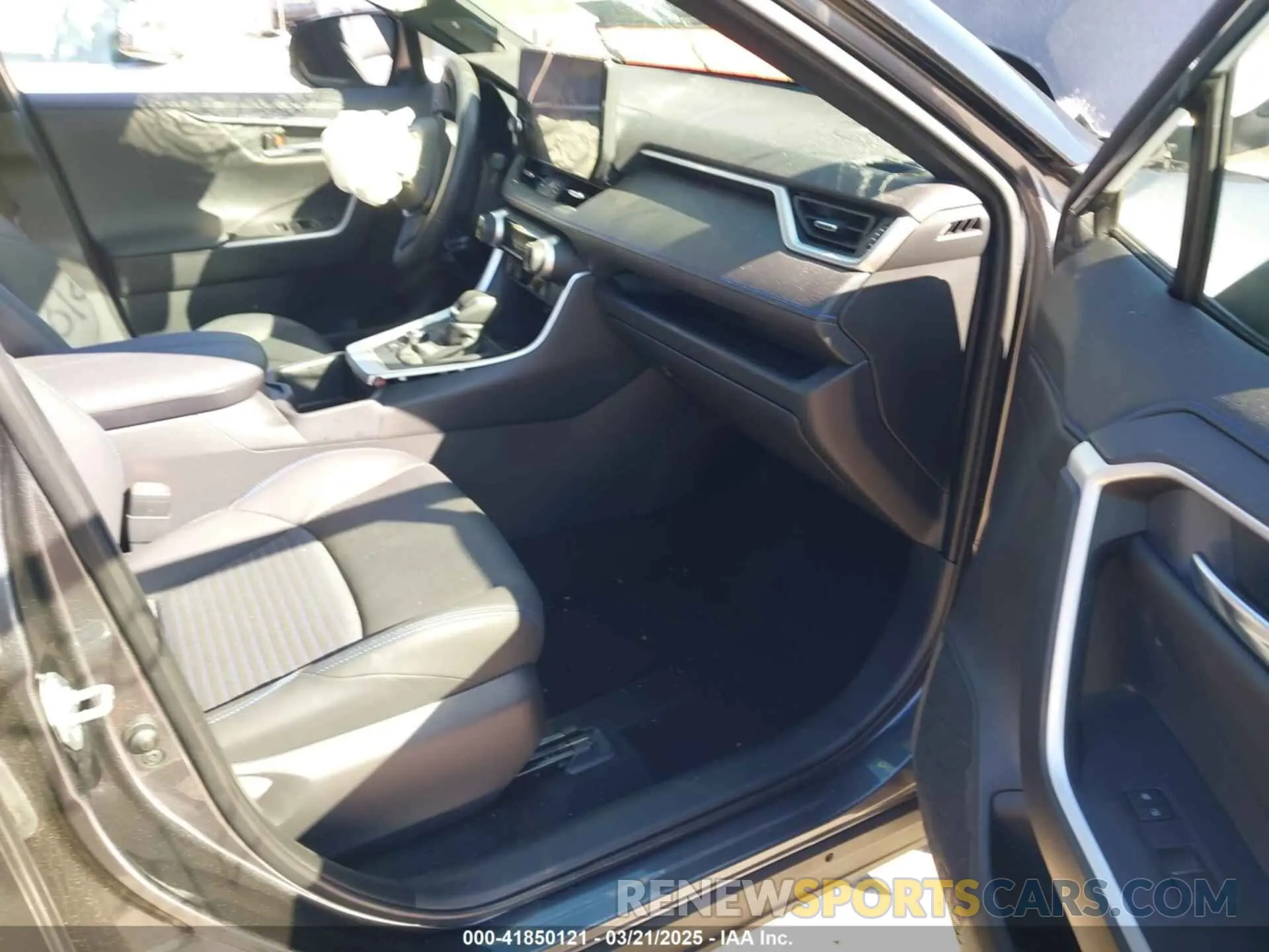 5 Фотография поврежденного автомобиля JTME6RFV5RD555138 TOYOTA RAV4 HYBRID 2024