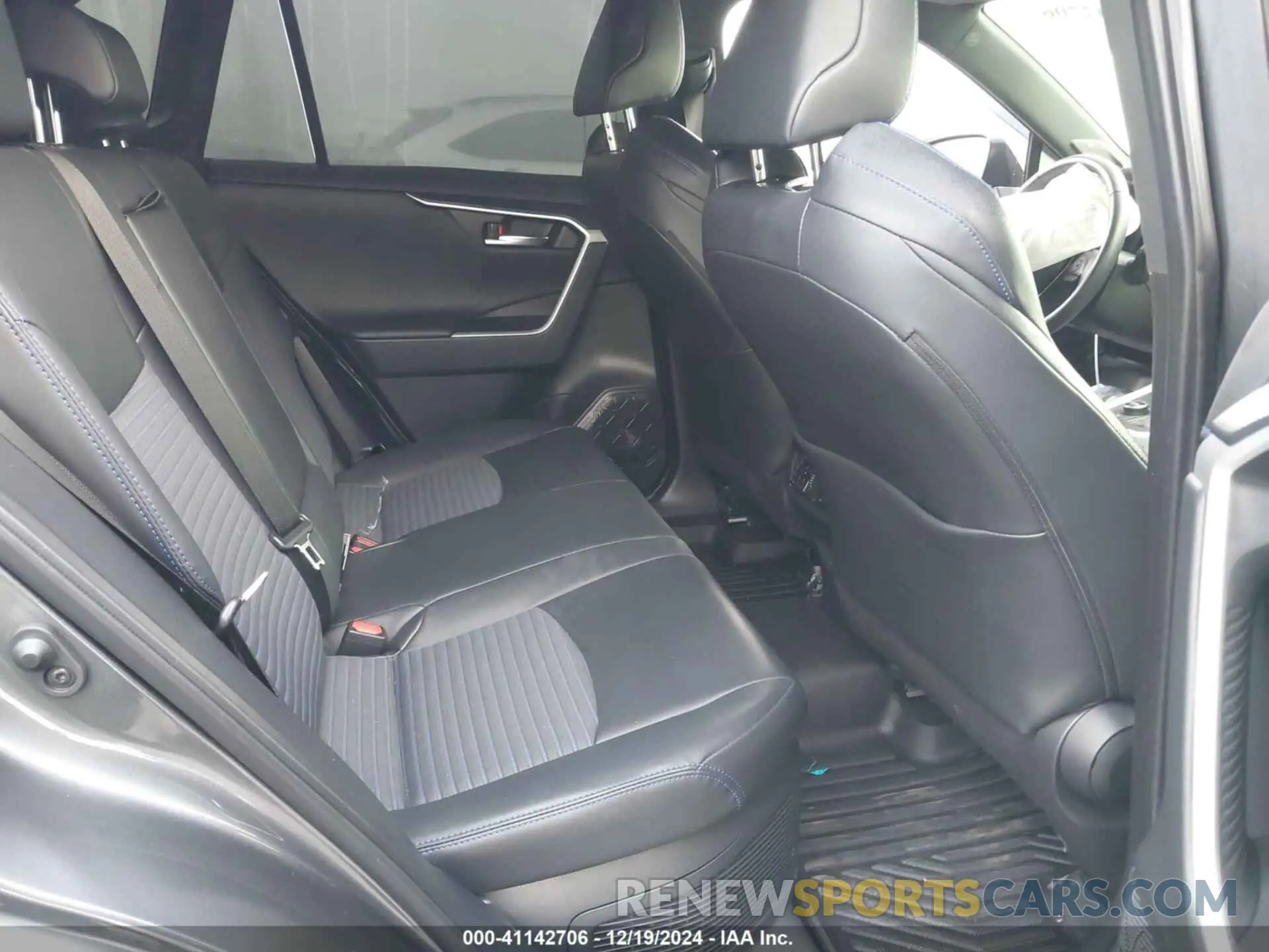 8 Photograph of a damaged car JTME6RFV9RD551268 TOYOTA RAV4 HYBRID 2024