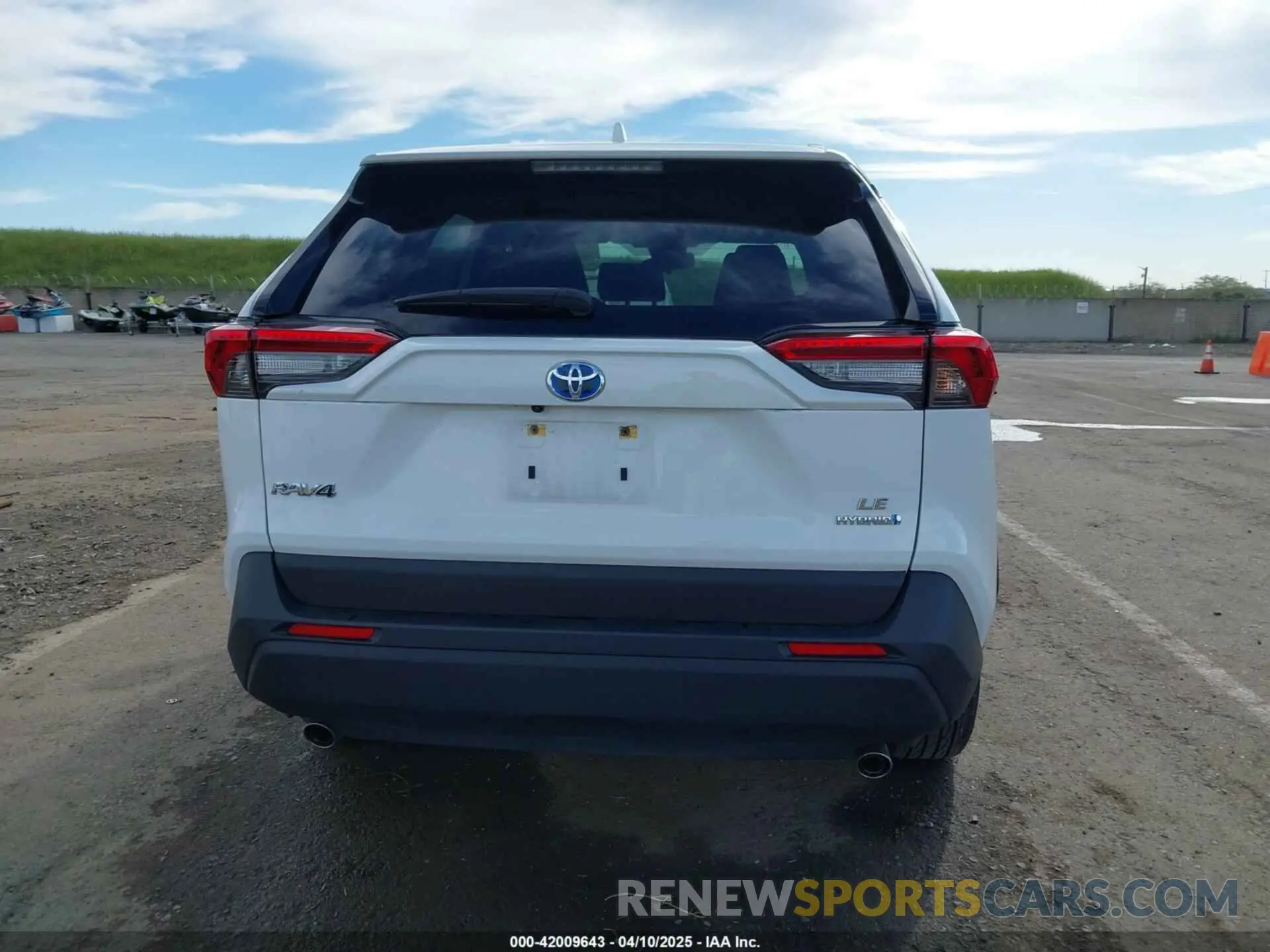 16 Photograph of a damaged car JTMMWRFV1RD208899 TOYOTA RAV4 HYBRID 2024