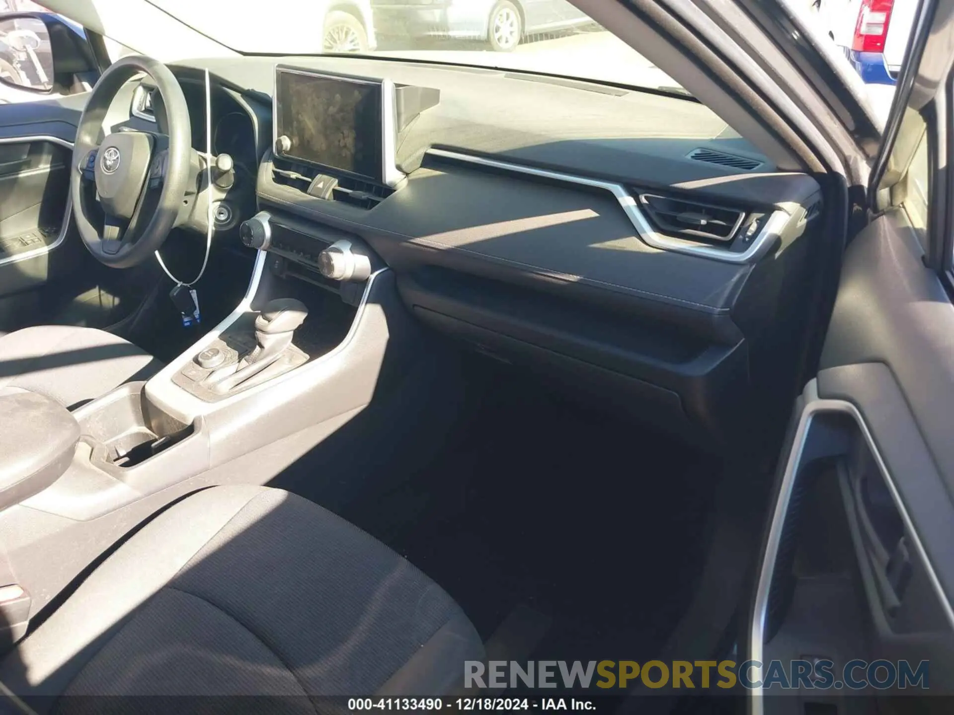 5 Фотография поврежденного автомобиля JTMMWRFV9RD215938 TOYOTA RAV4 HYBRID 2024