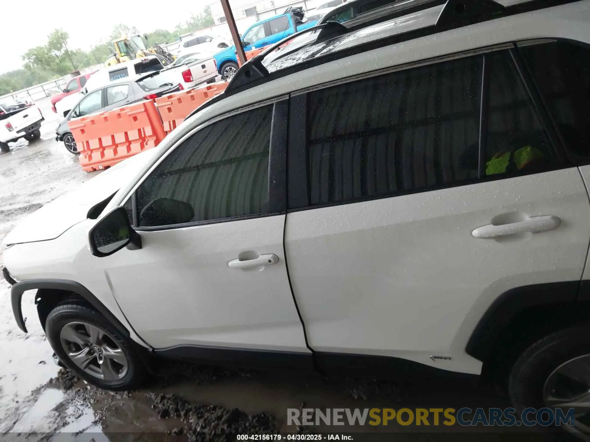 15 Фотография поврежденного автомобиля JTMRWRFV1RD232447 TOYOTA RAV4 HYBRID 2024