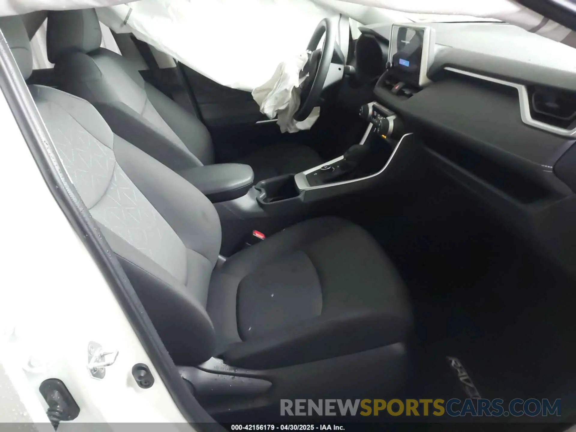5 Фотография поврежденного автомобиля JTMRWRFV1RD232447 TOYOTA RAV4 HYBRID 2024