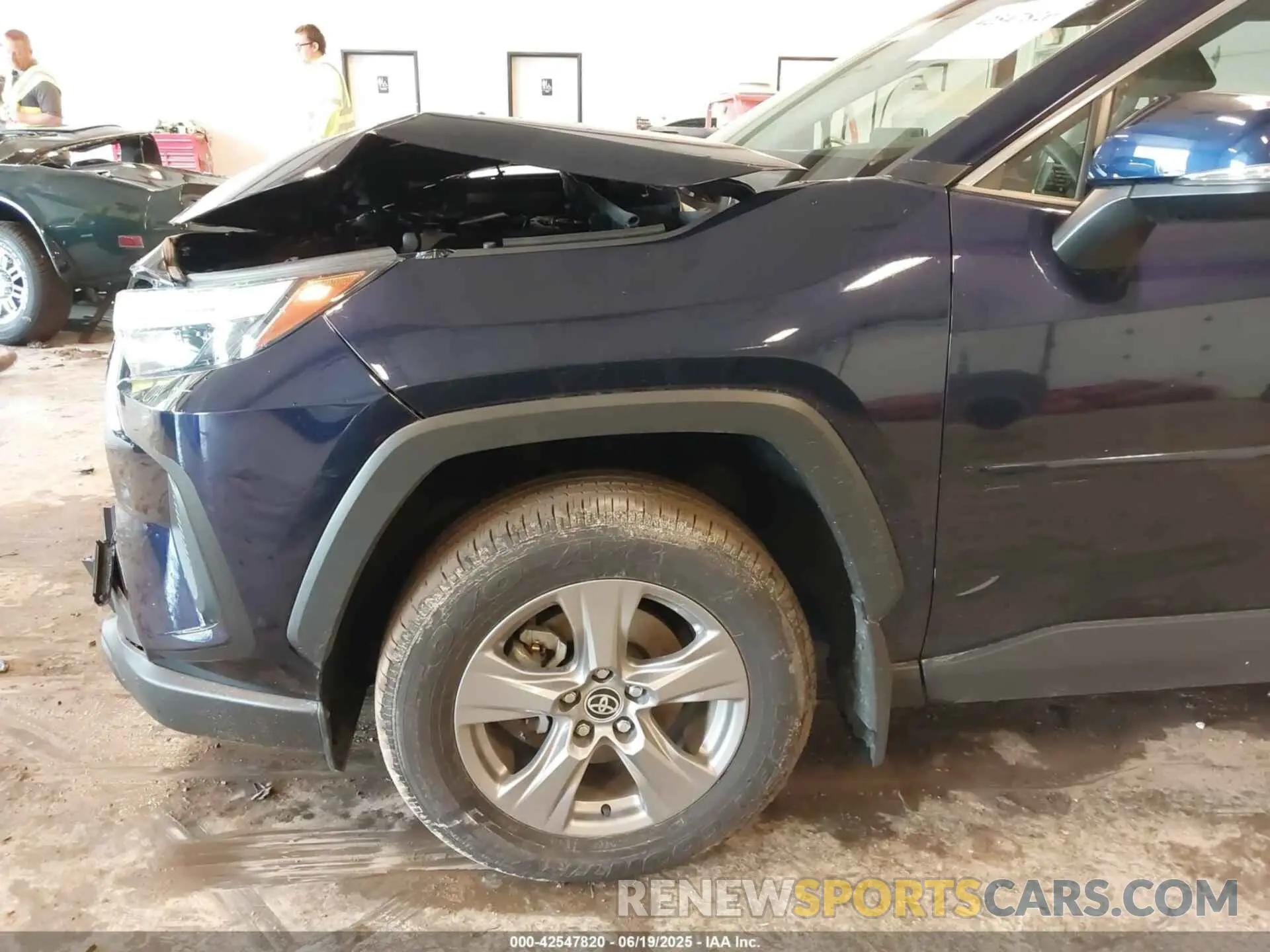 12 Фотография поврежденного автомобиля JTMRWRFV2RJ060270 TOYOTA RAV4 HYBRID 2024