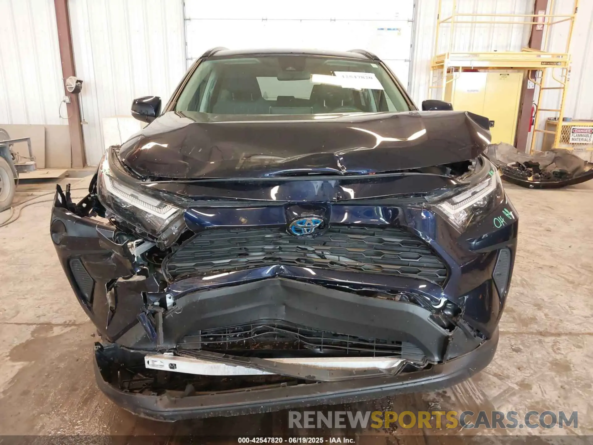 13 Фотография поврежденного автомобиля JTMRWRFV2RJ060270 TOYOTA RAV4 HYBRID 2024