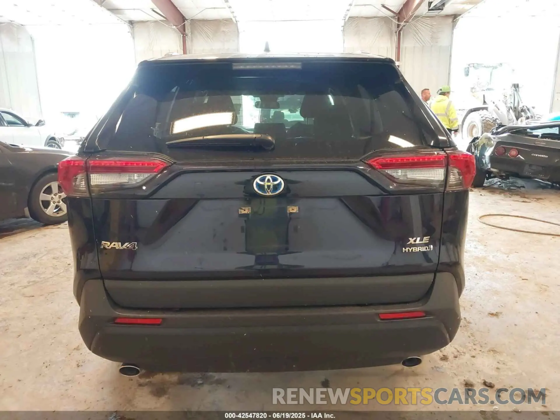 17 Фотография поврежденного автомобиля JTMRWRFV2RJ060270 TOYOTA RAV4 HYBRID 2024