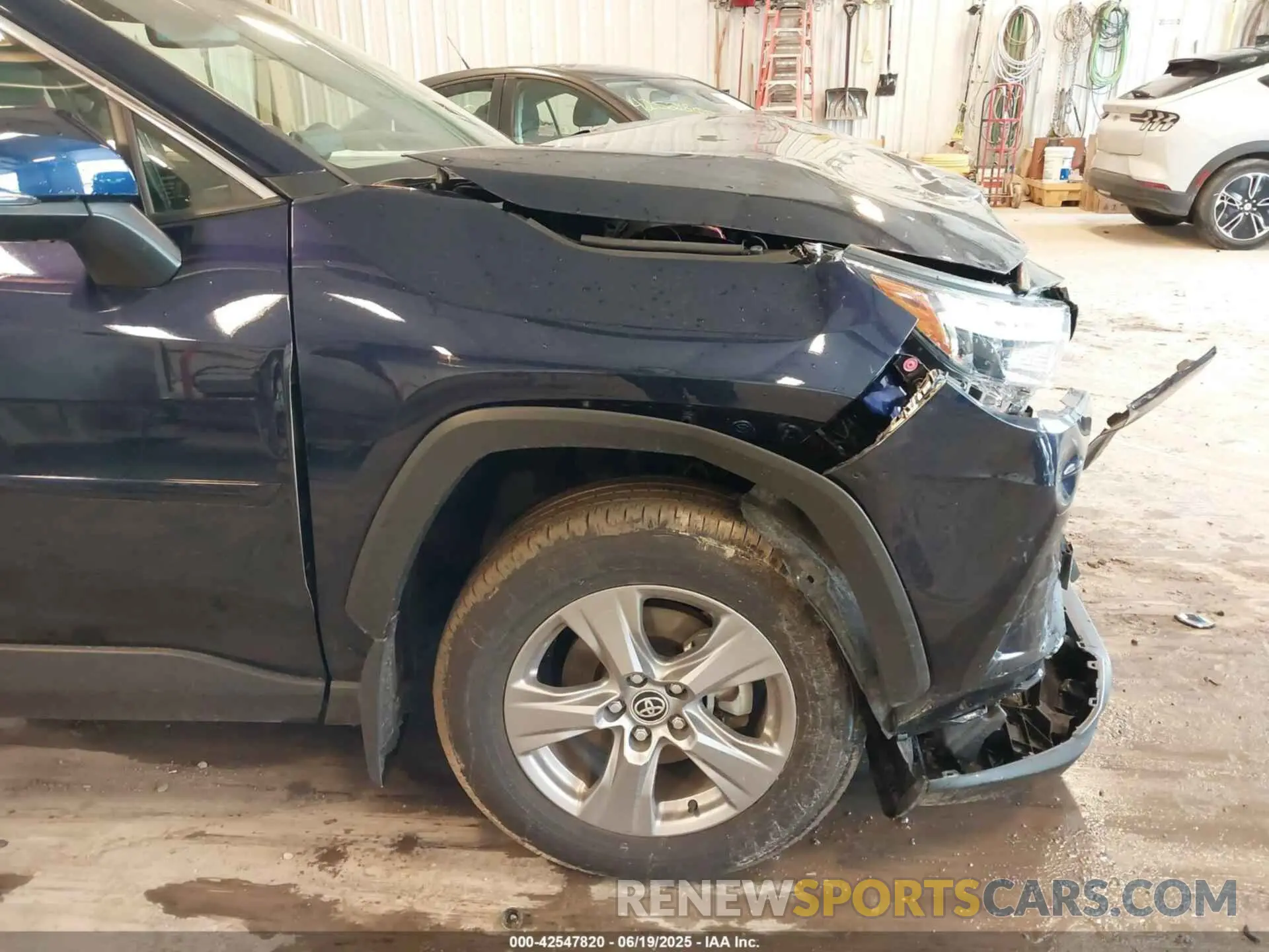 18 Фотография поврежденного автомобиля JTMRWRFV2RJ060270 TOYOTA RAV4 HYBRID 2024