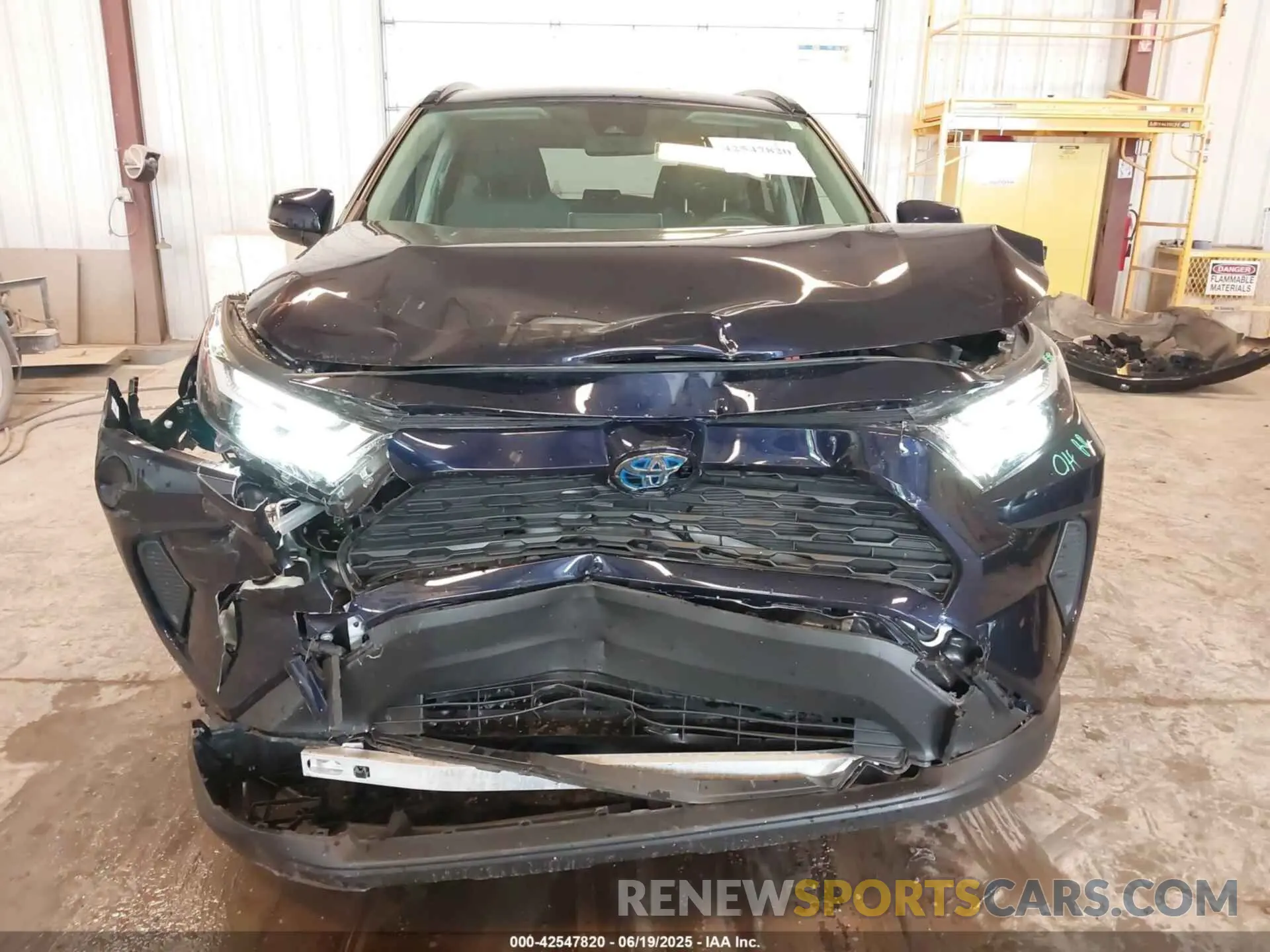 6 Фотография поврежденного автомобиля JTMRWRFV2RJ060270 TOYOTA RAV4 HYBRID 2024