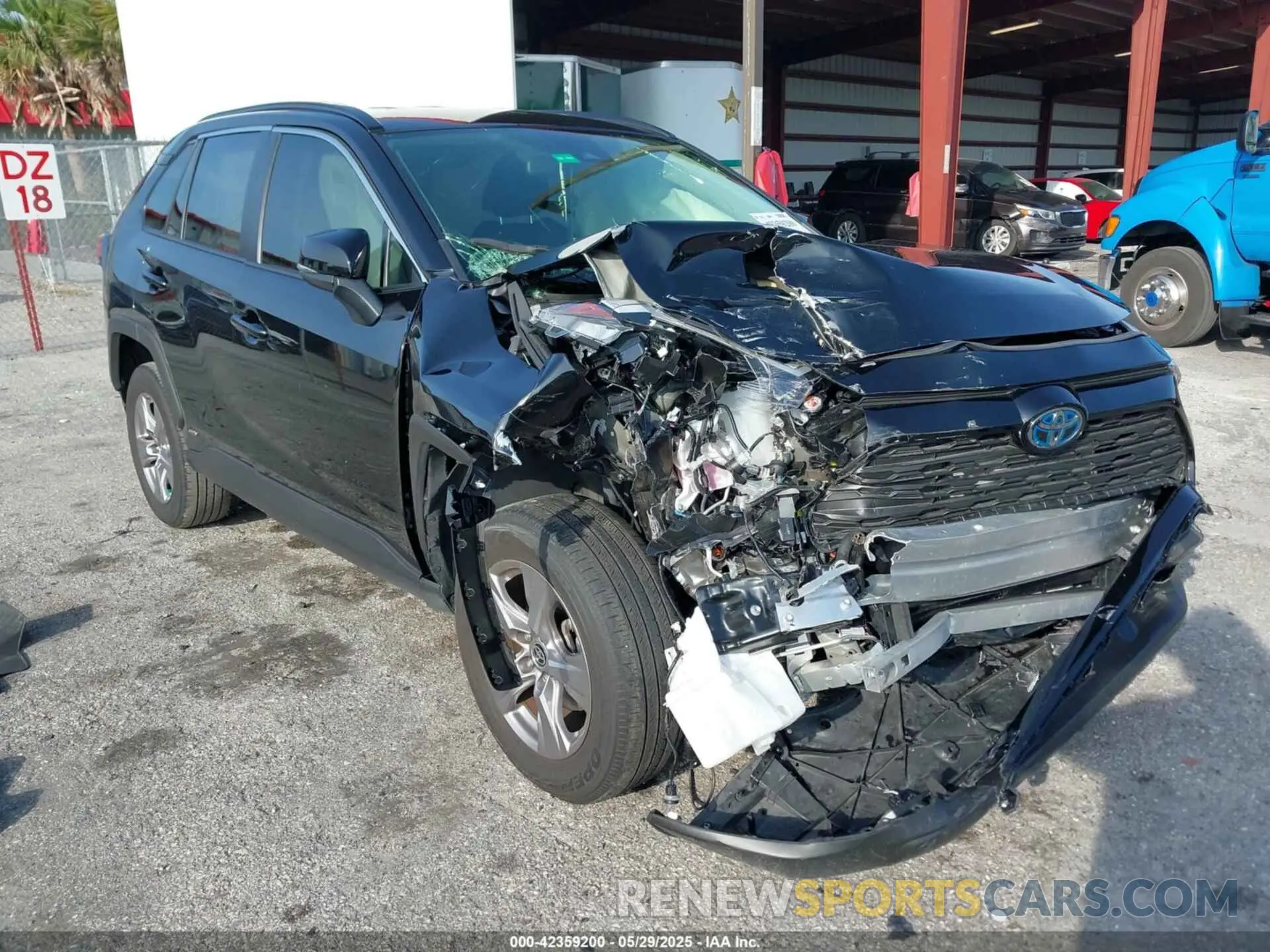 1 Фотография поврежденного автомобиля JTMRWRFV6RJ059378 TOYOTA RAV4 HYBRID 2024