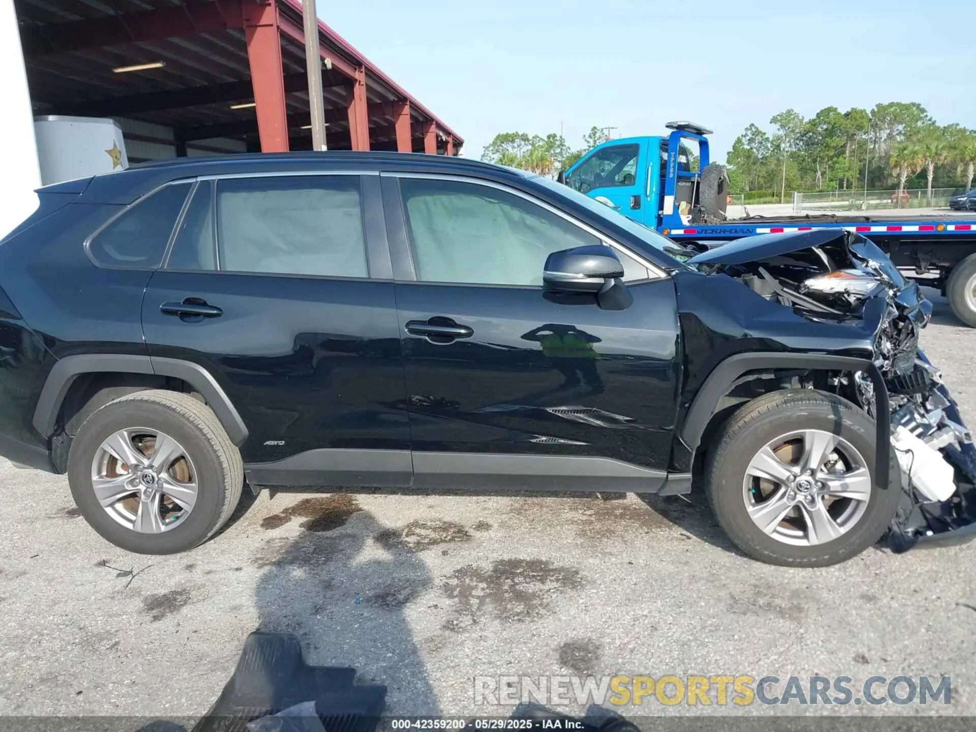 13 Фотография поврежденного автомобиля JTMRWRFV6RJ059378 TOYOTA RAV4 HYBRID 2024