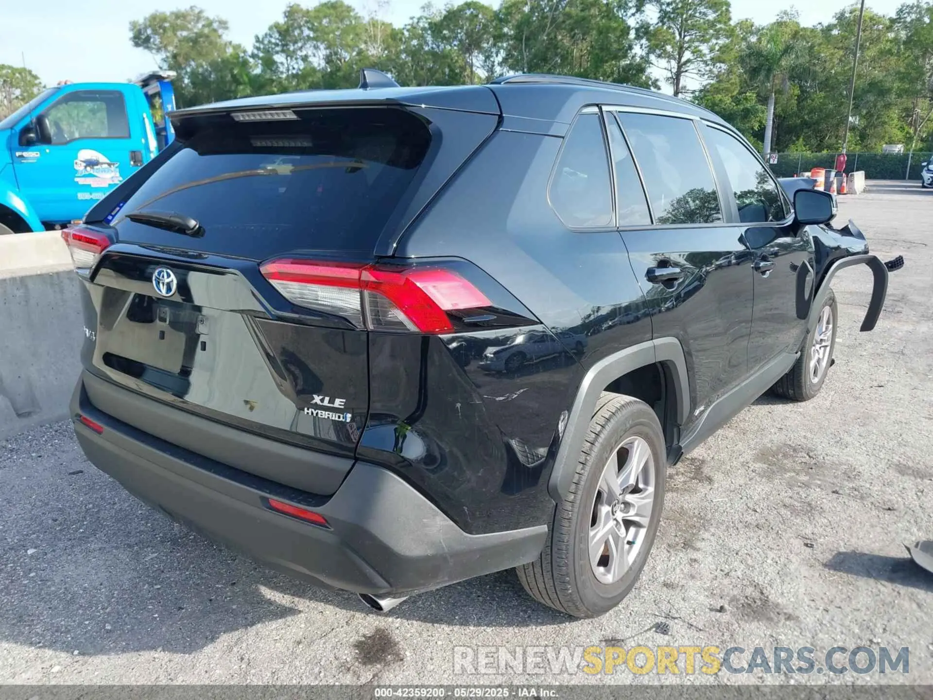 4 Фотография поврежденного автомобиля JTMRWRFV6RJ059378 TOYOTA RAV4 HYBRID 2024