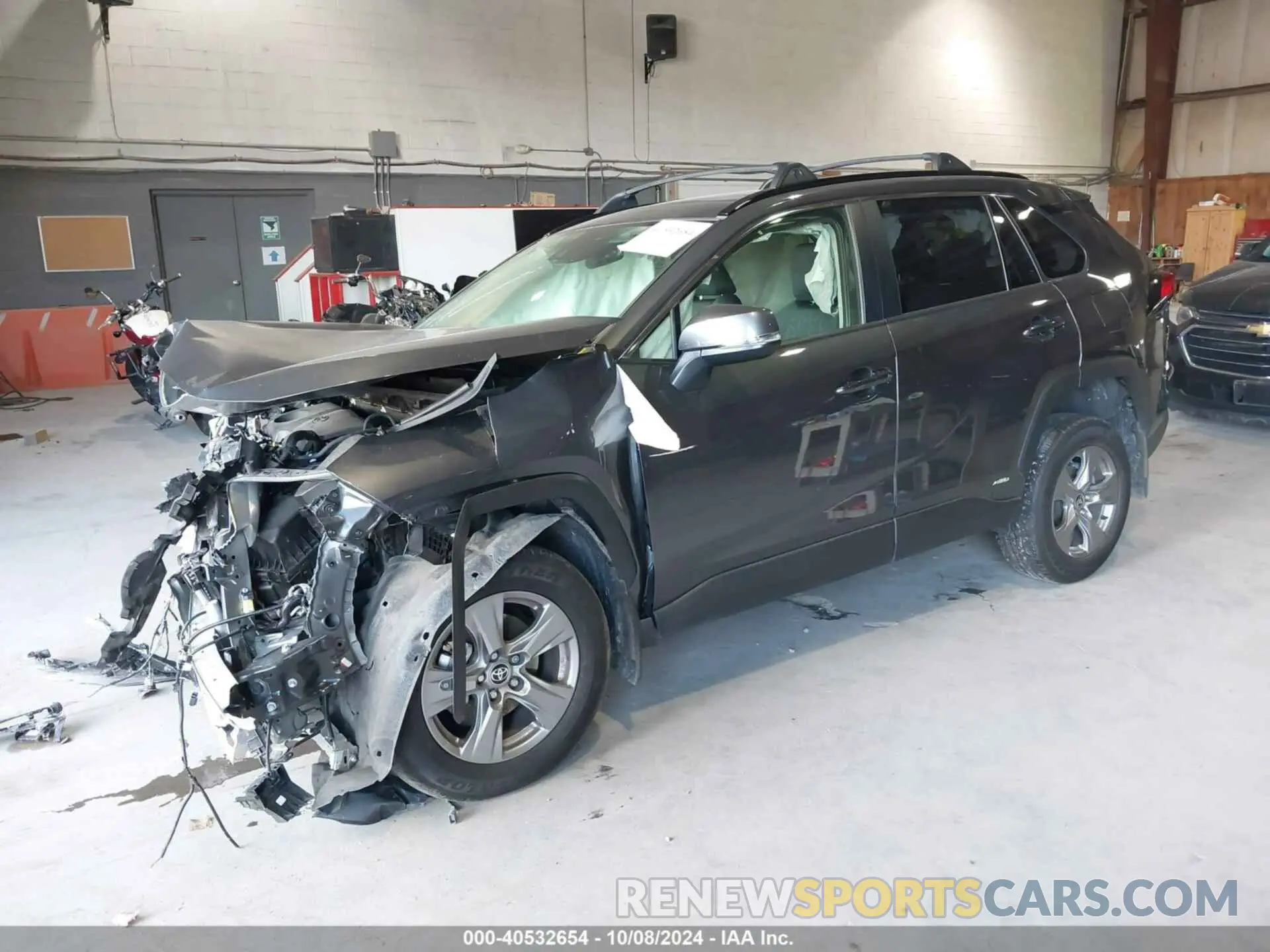 2 Фотография поврежденного автомобиля JTMRWRFV7RD236728 TOYOTA RAV4 HYBRID 2024