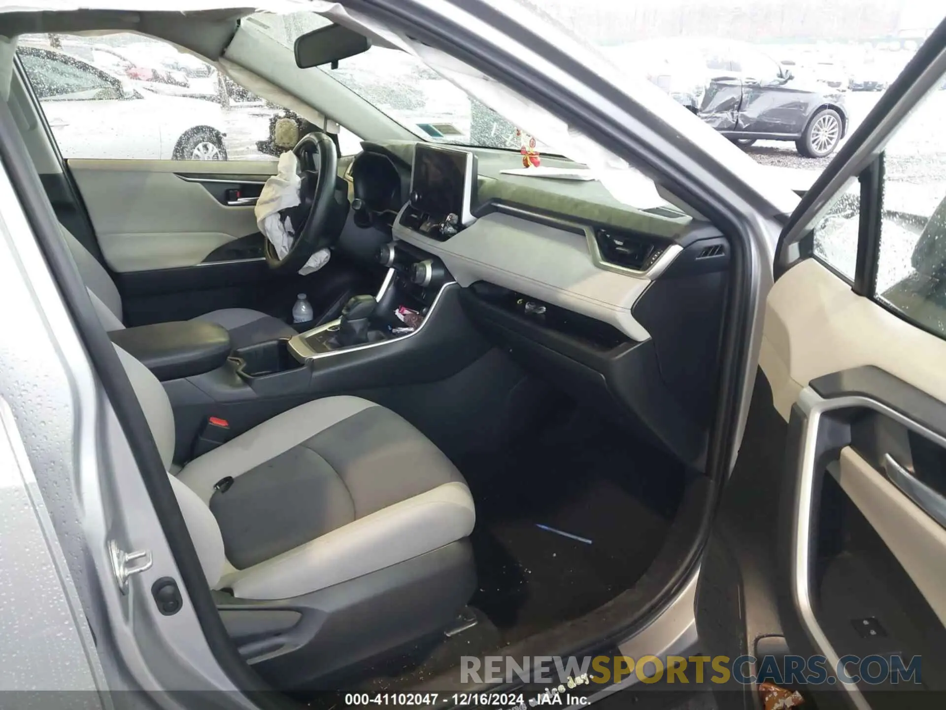 5 Фотография поврежденного автомобиля JTMRWRFV9RD211765 TOYOTA RAV4 HYBRID 2024