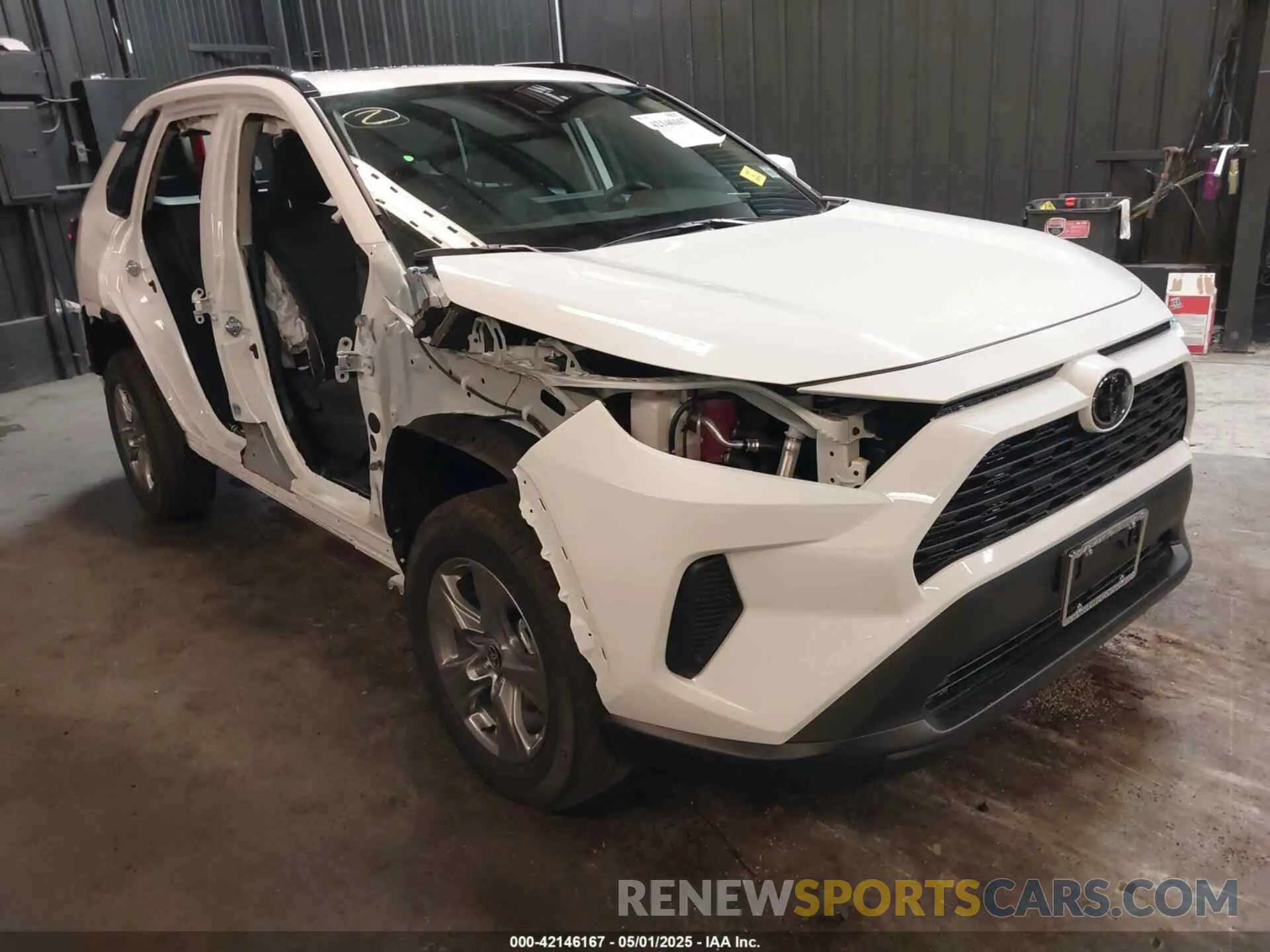 1 Photograph of a damaged car 2T3RWRFV0SW275623 TOYOTA RAV4 HYBRID 2025