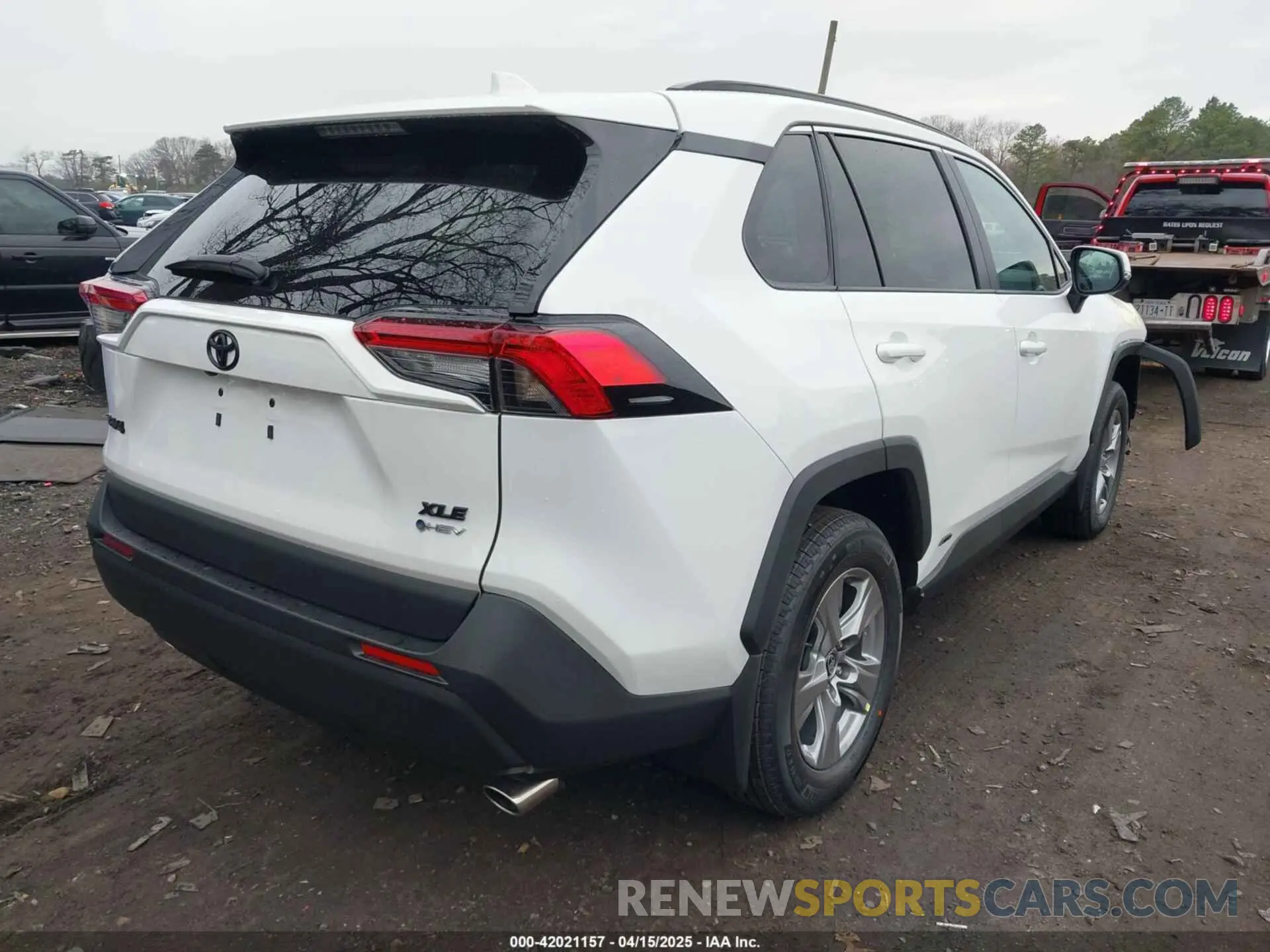 4 Photograph of a damaged car 2T3RWRFV3SW278421 TOYOTA RAV4 HYBRID 2025