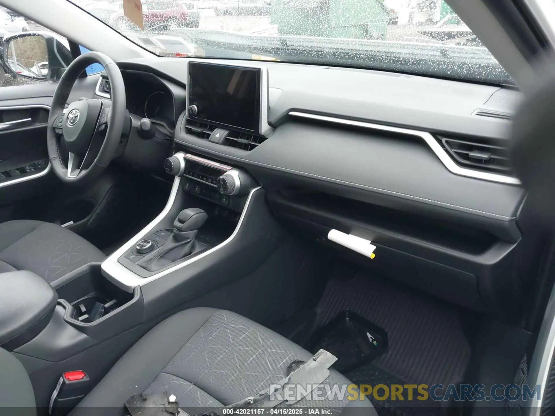 5 Photograph of a damaged car 2T3RWRFV3SW278421 TOYOTA RAV4 HYBRID 2025
