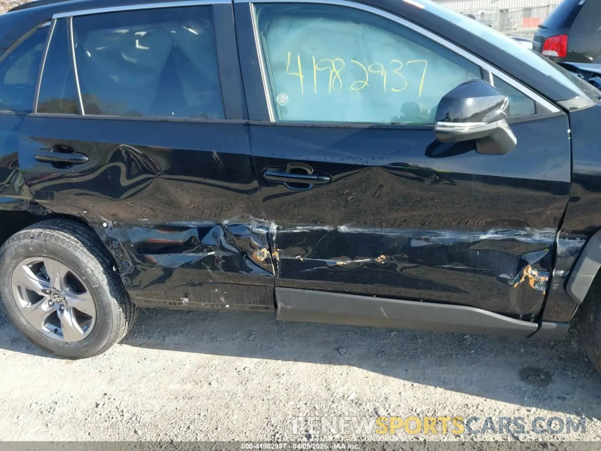 20 Photograph of a damaged car 2T3RWRFV6SW263671 TOYOTA RAV4 HYBRID 2025