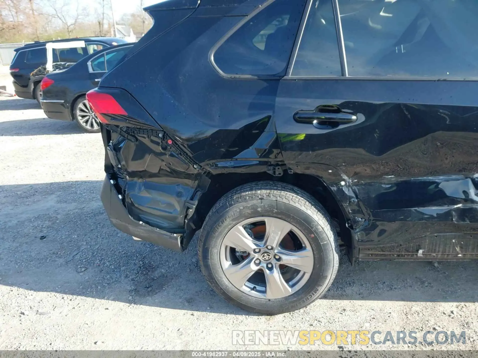 21 Photograph of a damaged car 2T3RWRFV6SW263671 TOYOTA RAV4 HYBRID 2025