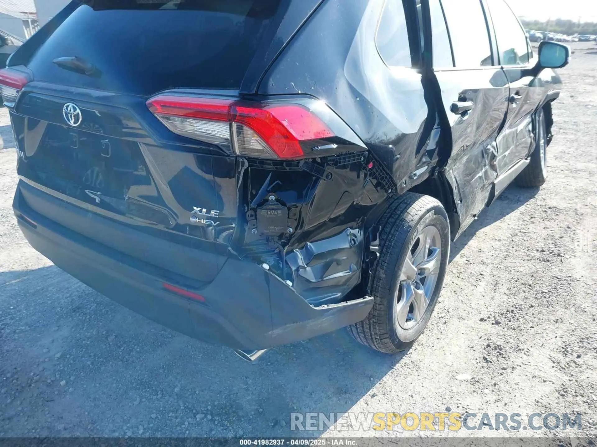 22 Photograph of a damaged car 2T3RWRFV6SW263671 TOYOTA RAV4 HYBRID 2025