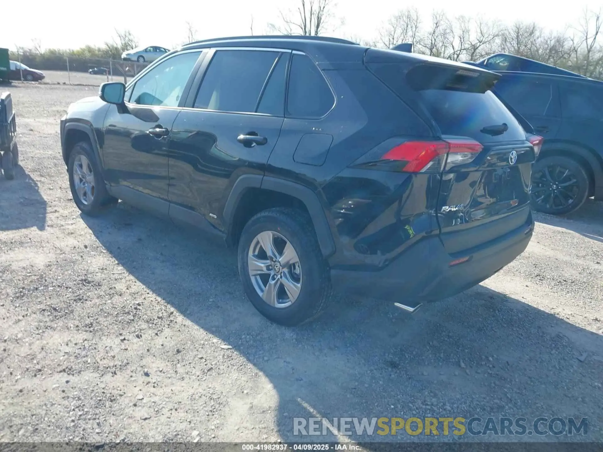 3 Photograph of a damaged car 2T3RWRFV6SW263671 TOYOTA RAV4 HYBRID 2025