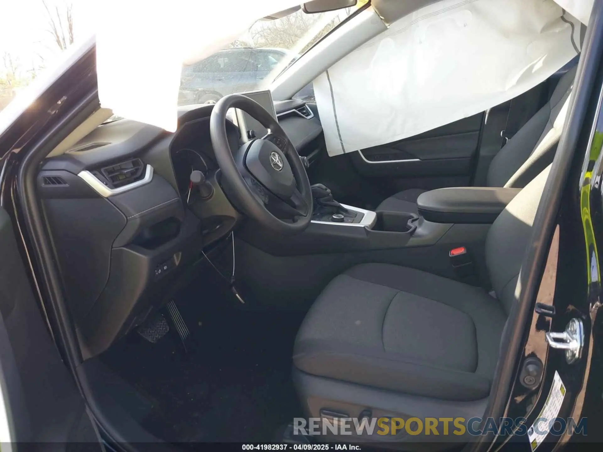 5 Photograph of a damaged car 2T3RWRFV6SW263671 TOYOTA RAV4 HYBRID 2025