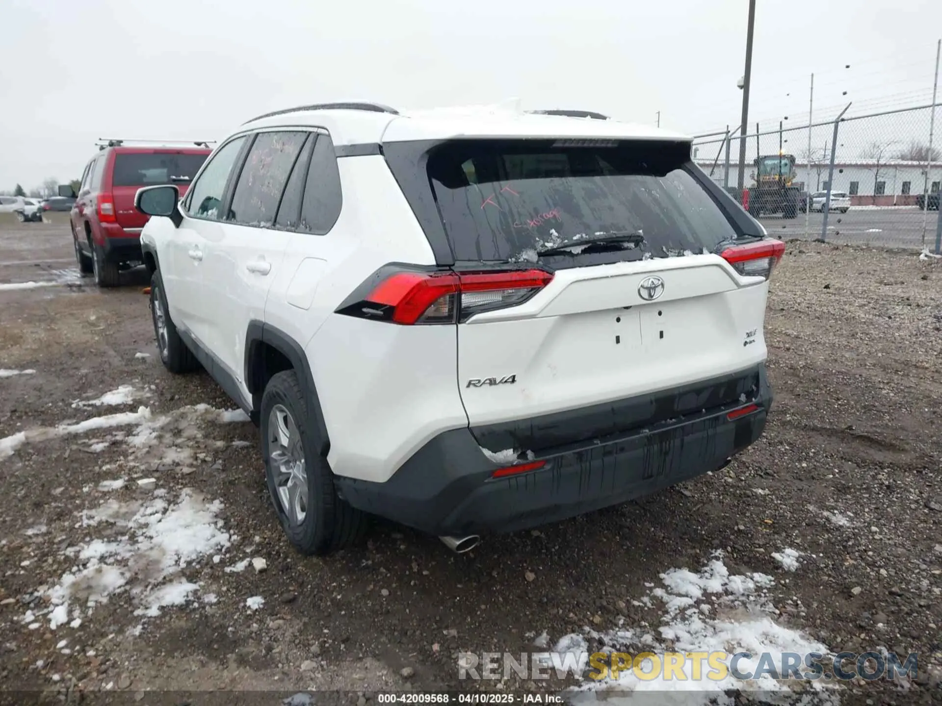 3 Photograph of a damaged car 2T3RWRFV8SW265681 TOYOTA RAV4 HYBRID 2025