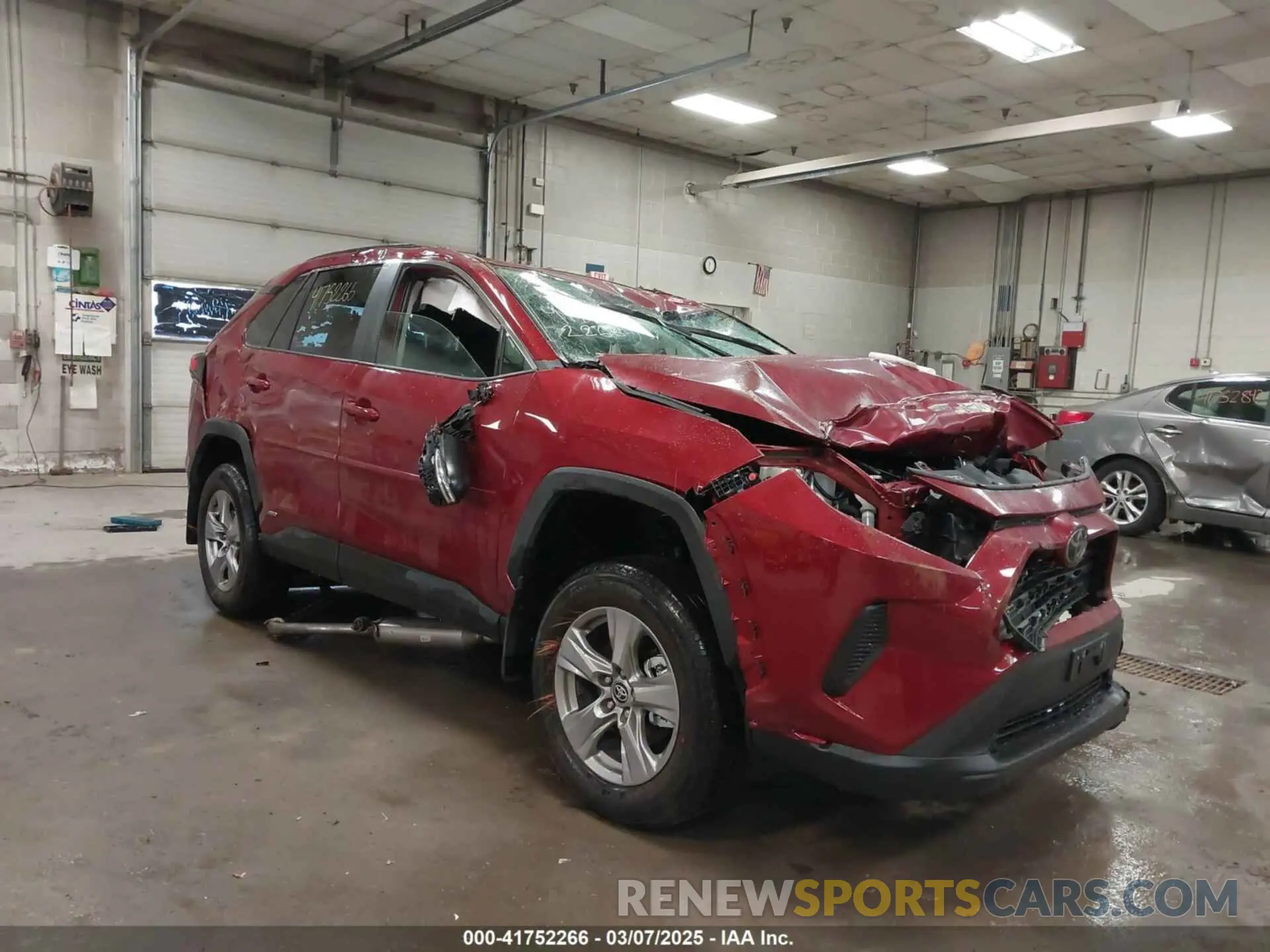 1 Фотография поврежденного автомобиля 2T3RWRFVXSW262782 TOYOTA RAV4 HYBRID 2025
