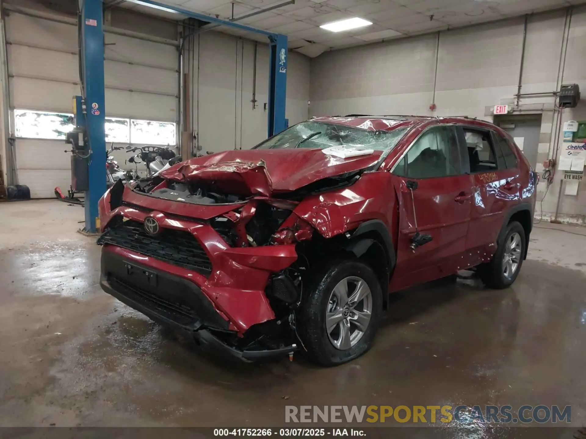 2 Фотография поврежденного автомобиля 2T3RWRFVXSW262782 TOYOTA RAV4 HYBRID 2025