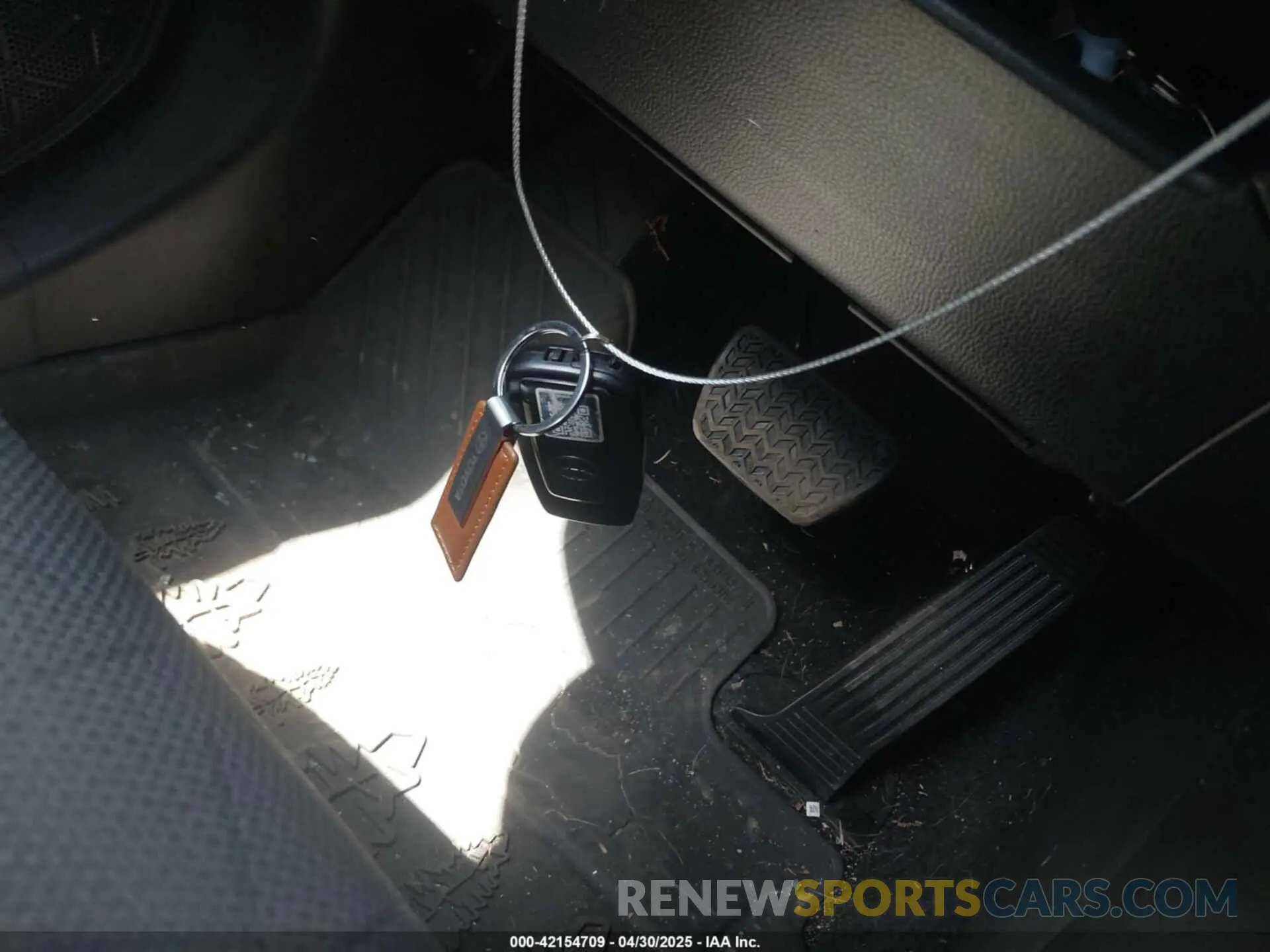 11 Photograph of a damaged car 2T3UWRFV1SW275883 TOYOTA RAV4 HYBRID 2025