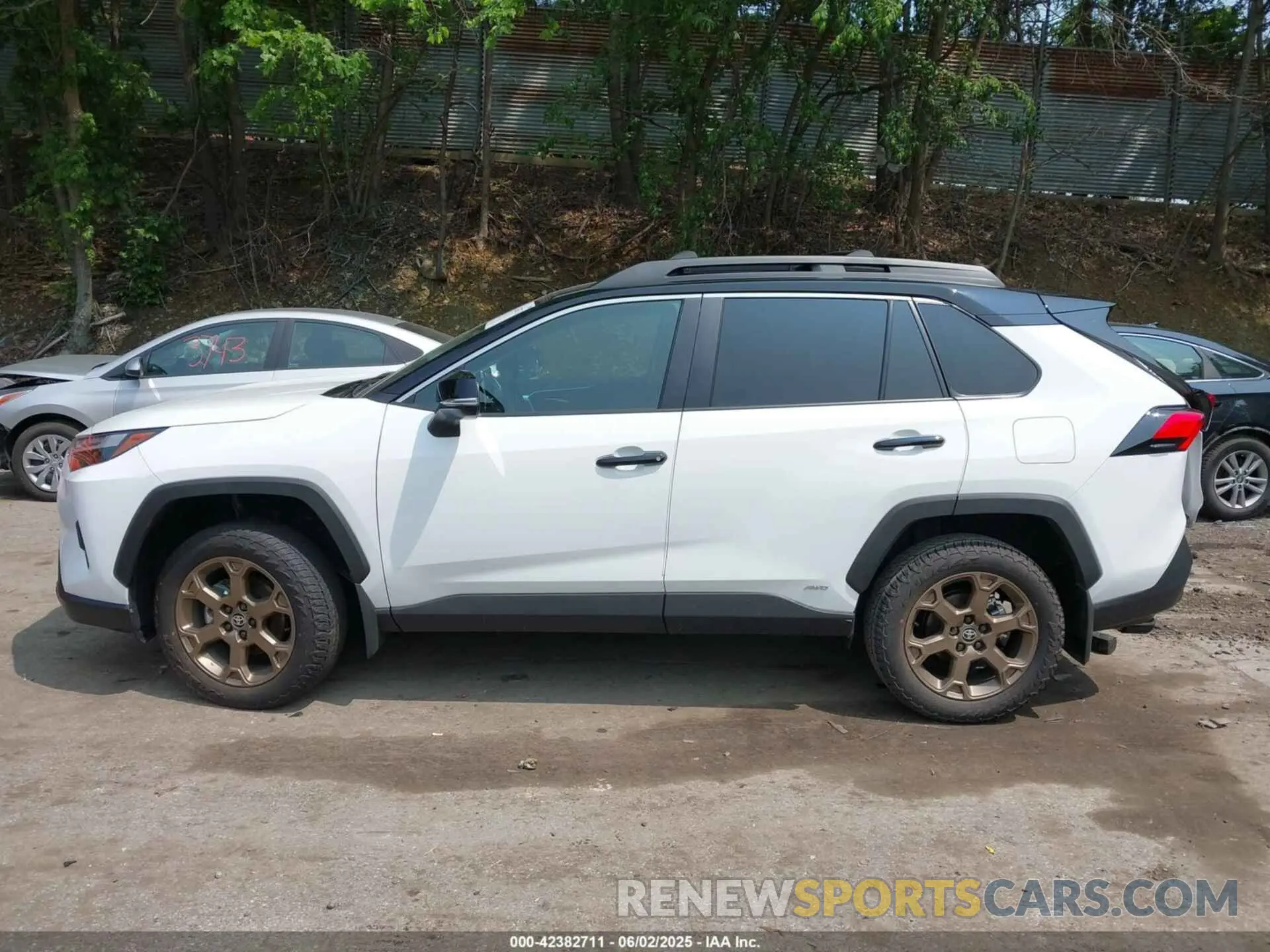 14 Фотография поврежденного автомобиля 2T3UWRFV3SW262939 TOYOTA RAV4 HYBRID 2025