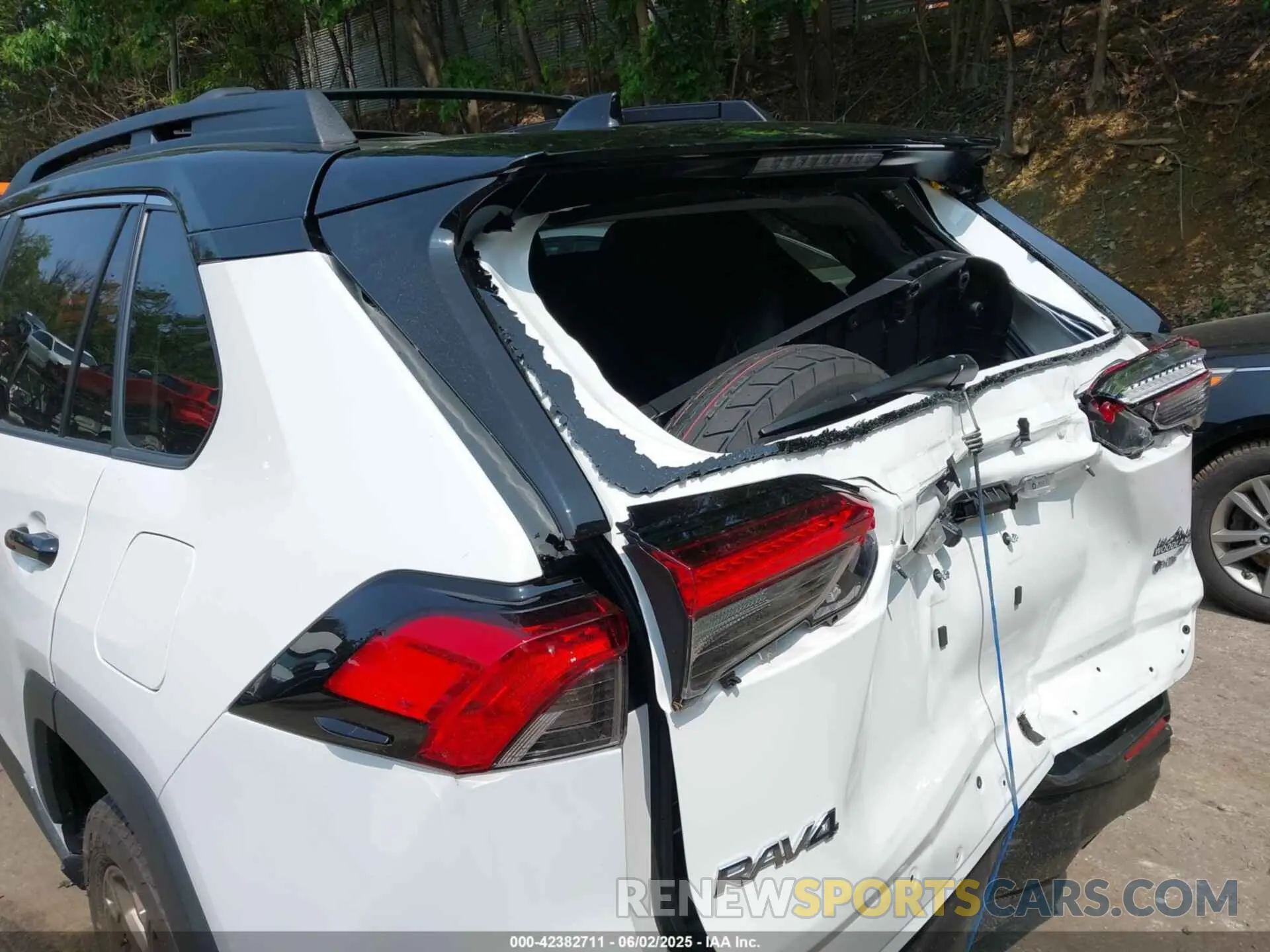 19 Фотография поврежденного автомобиля 2T3UWRFV3SW262939 TOYOTA RAV4 HYBRID 2025