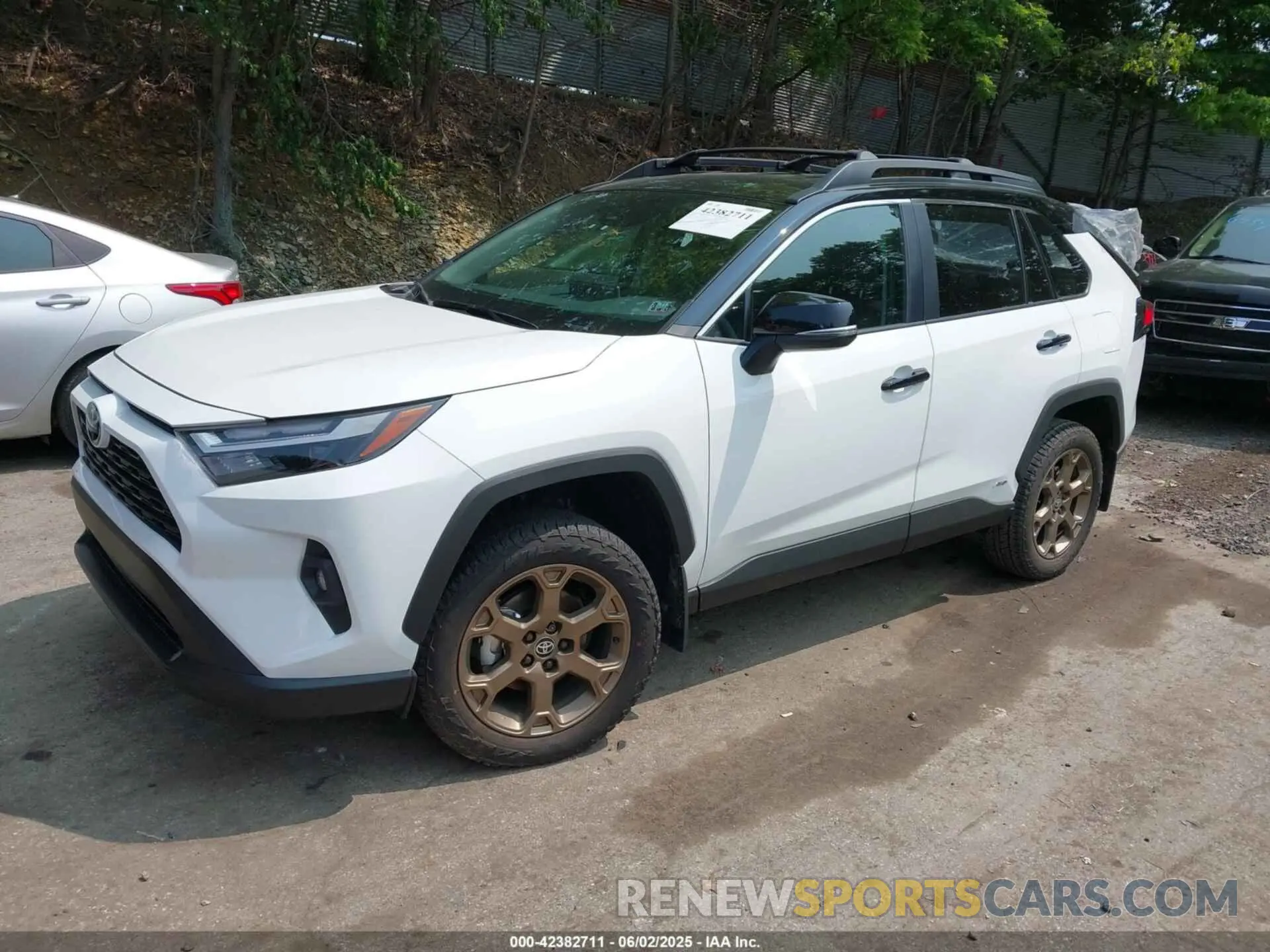 2 Фотография поврежденного автомобиля 2T3UWRFV3SW262939 TOYOTA RAV4 HYBRID 2025