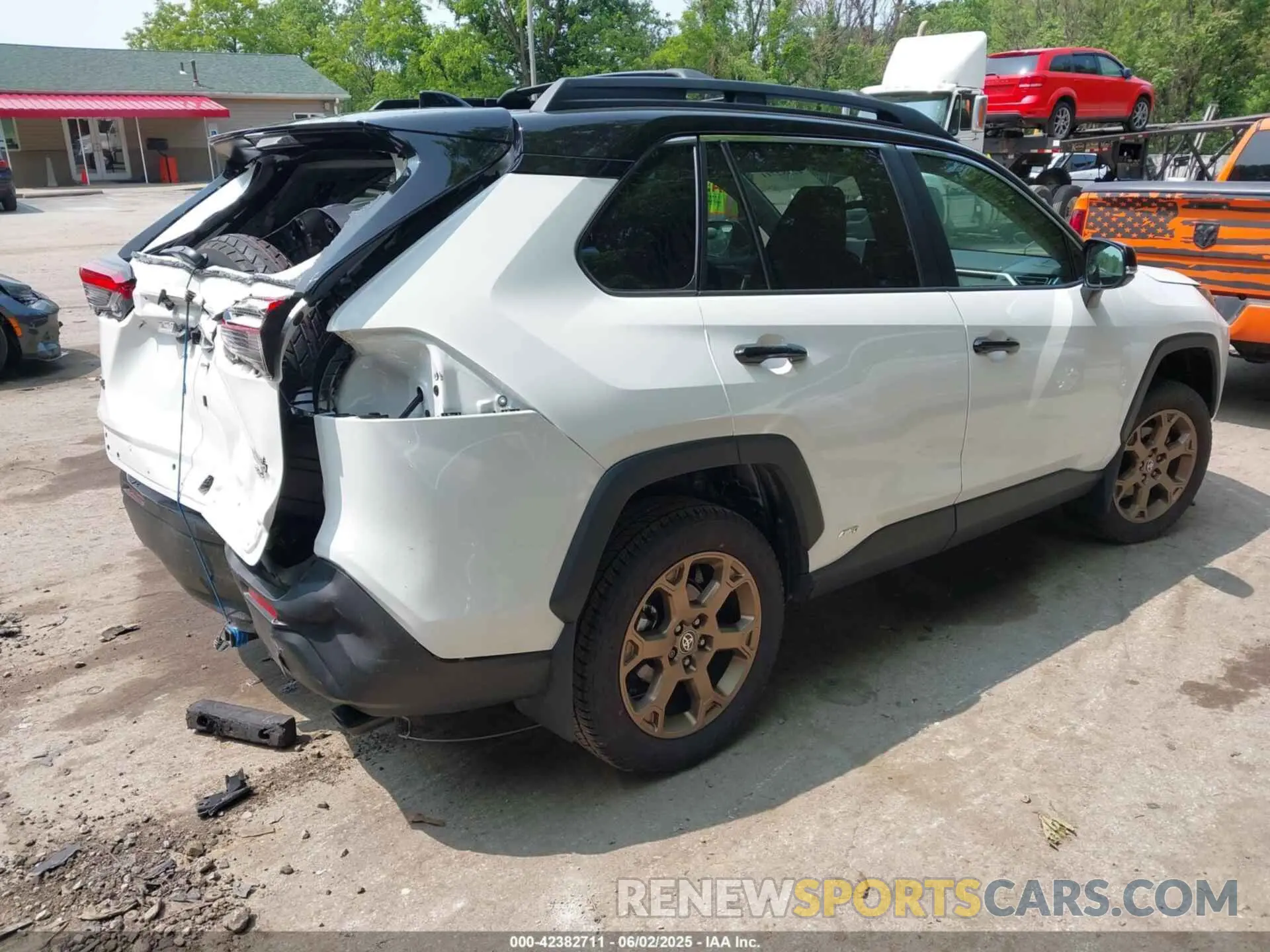 4 Фотография поврежденного автомобиля 2T3UWRFV3SW262939 TOYOTA RAV4 HYBRID 2025