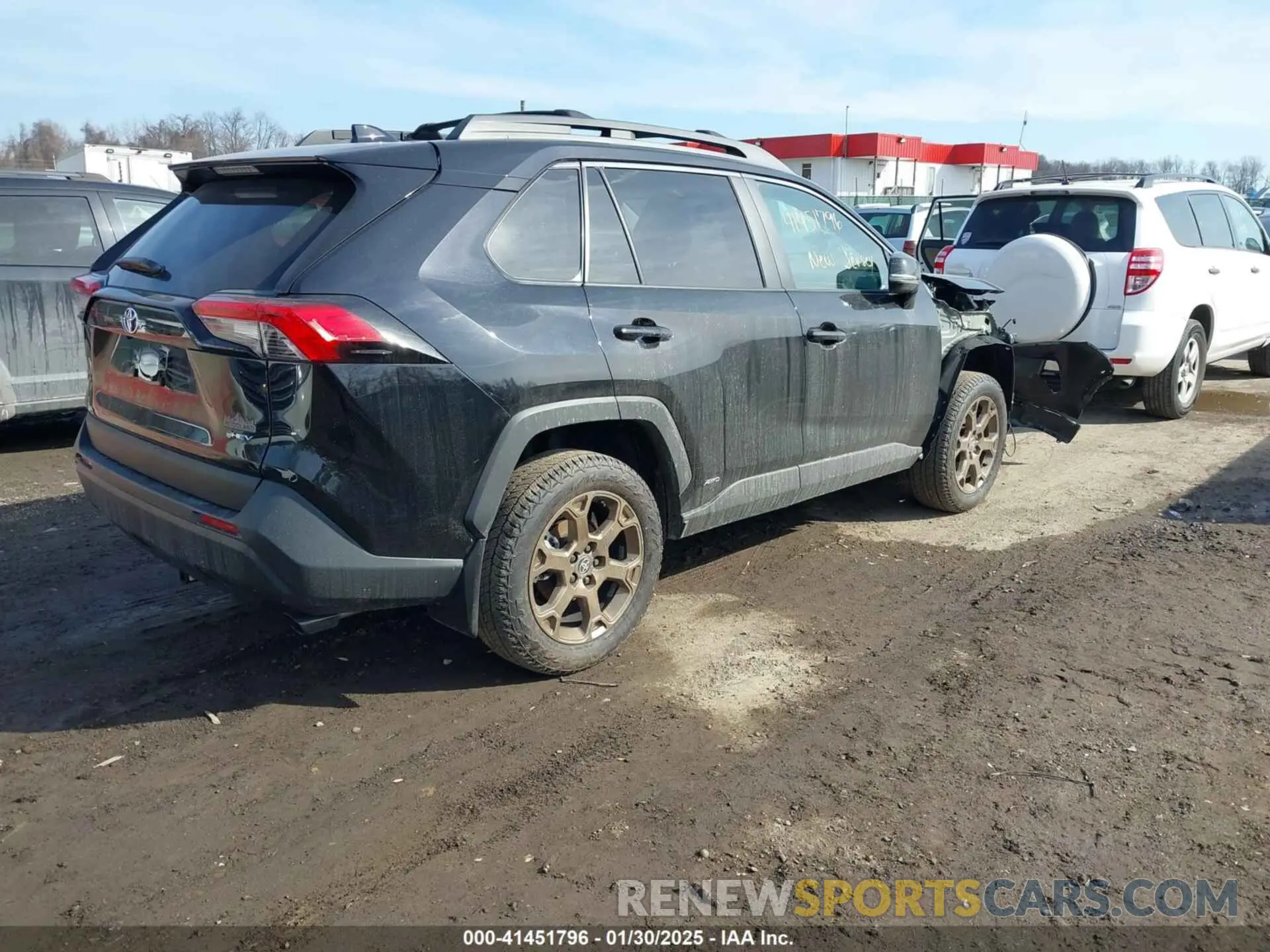 4 Photograph of a damaged car 2T3UWRFV7SW252916 TOYOTA RAV4 HYBRID 2025