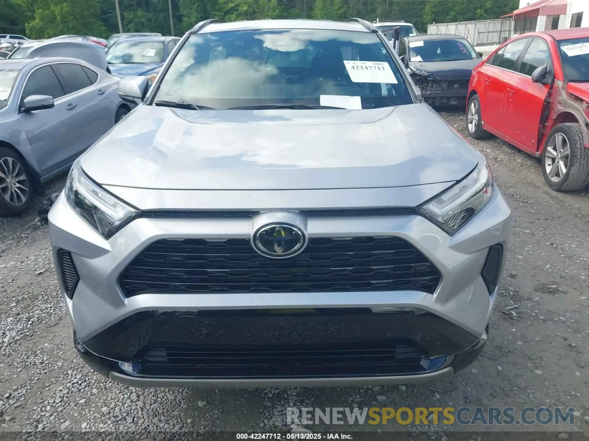 11 Photograph of a damaged car 4T3T6RFV5SU183462 TOYOTA RAV4 HYBRID 2025
